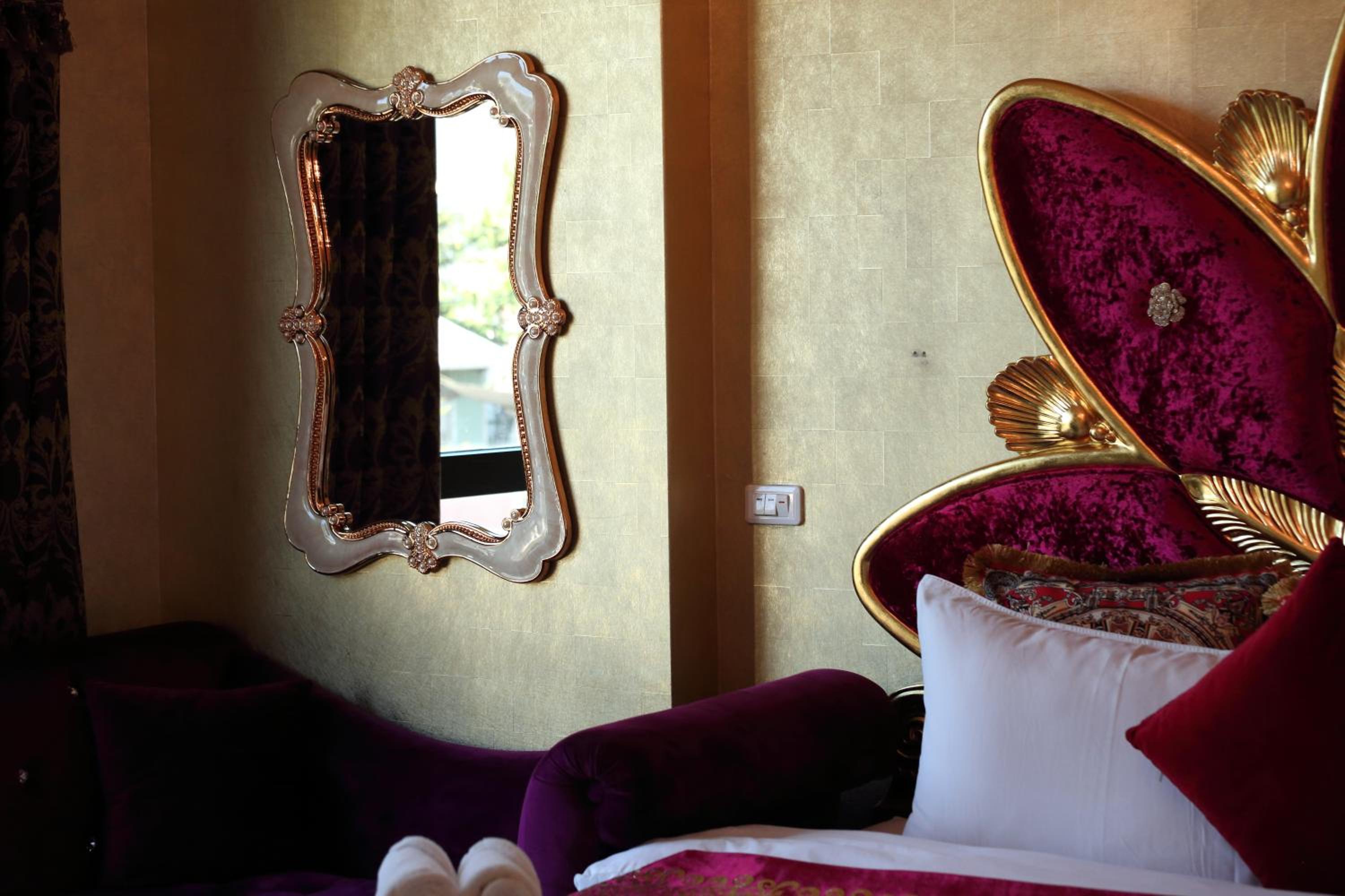 Standard Double Room - Photo 8