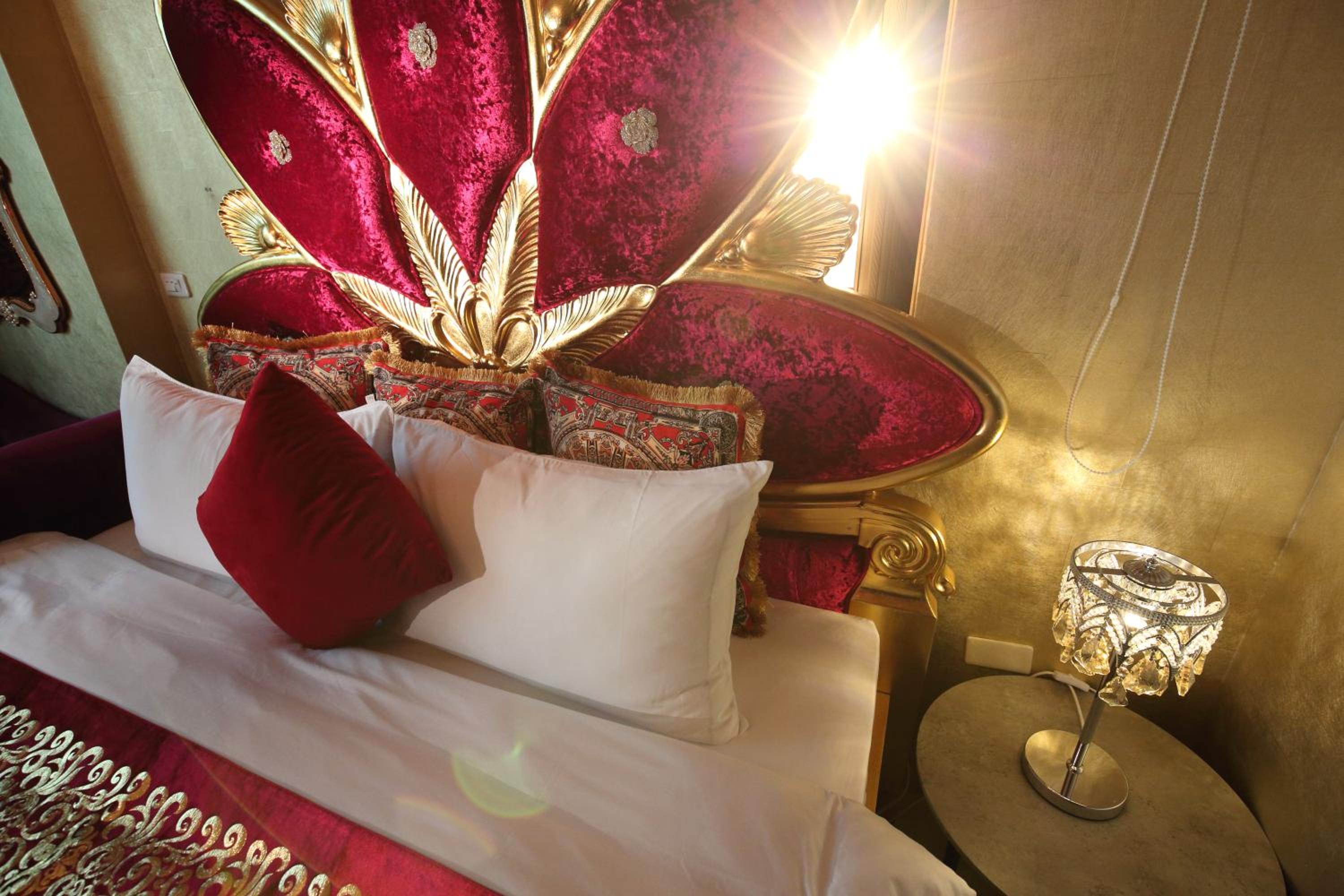 Standard Double Room - Photo 4