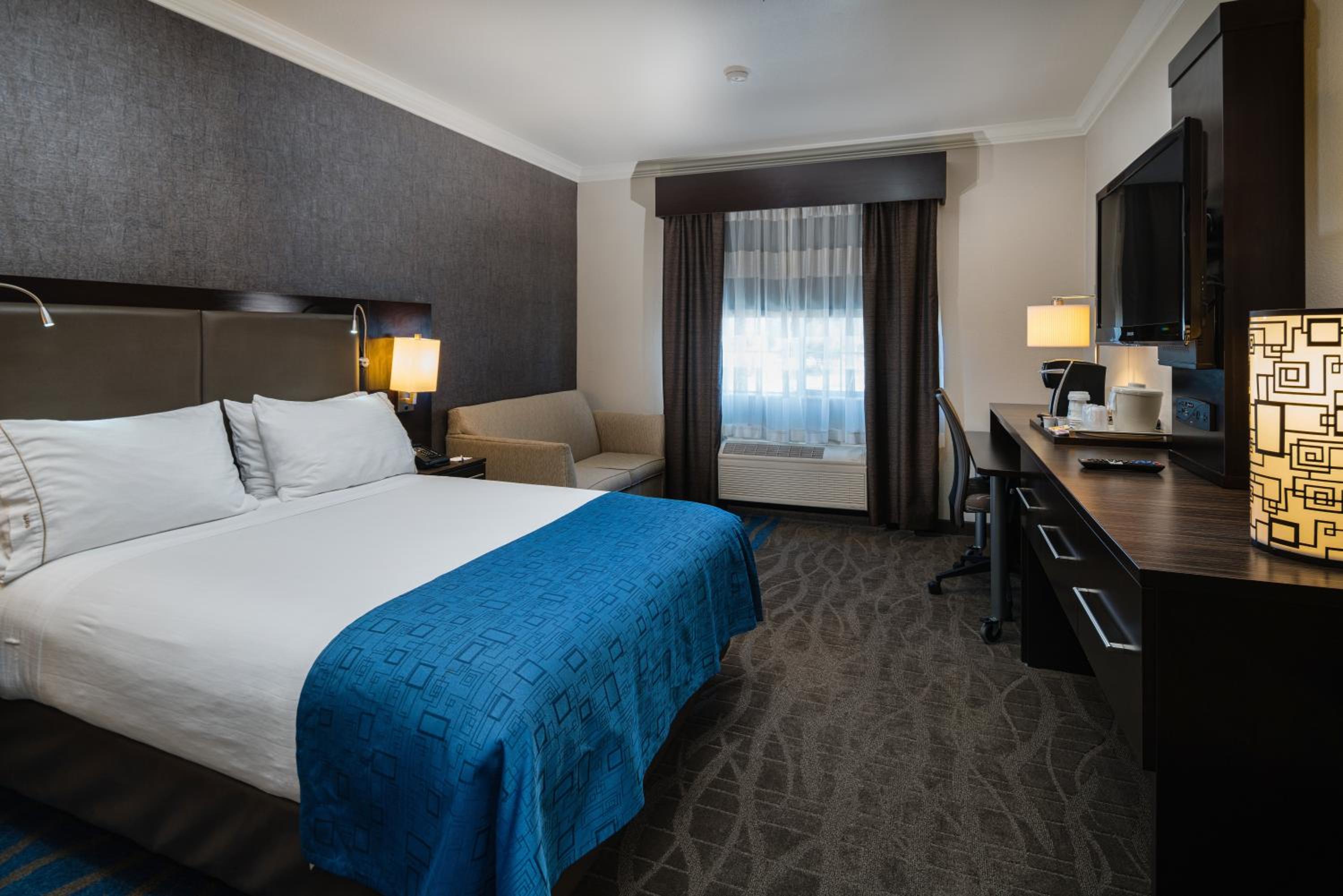 Standard King Room - Photo 1