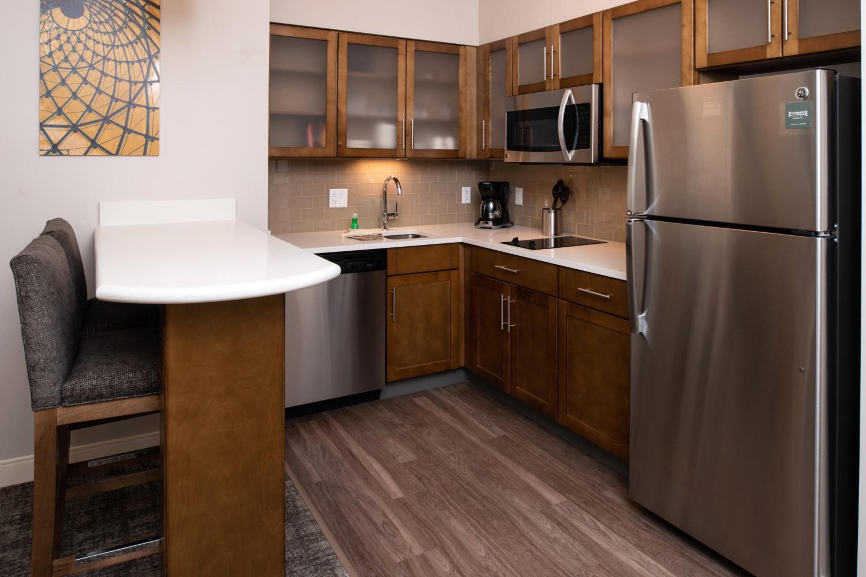 One-Bedroom King Suite - Photo 4