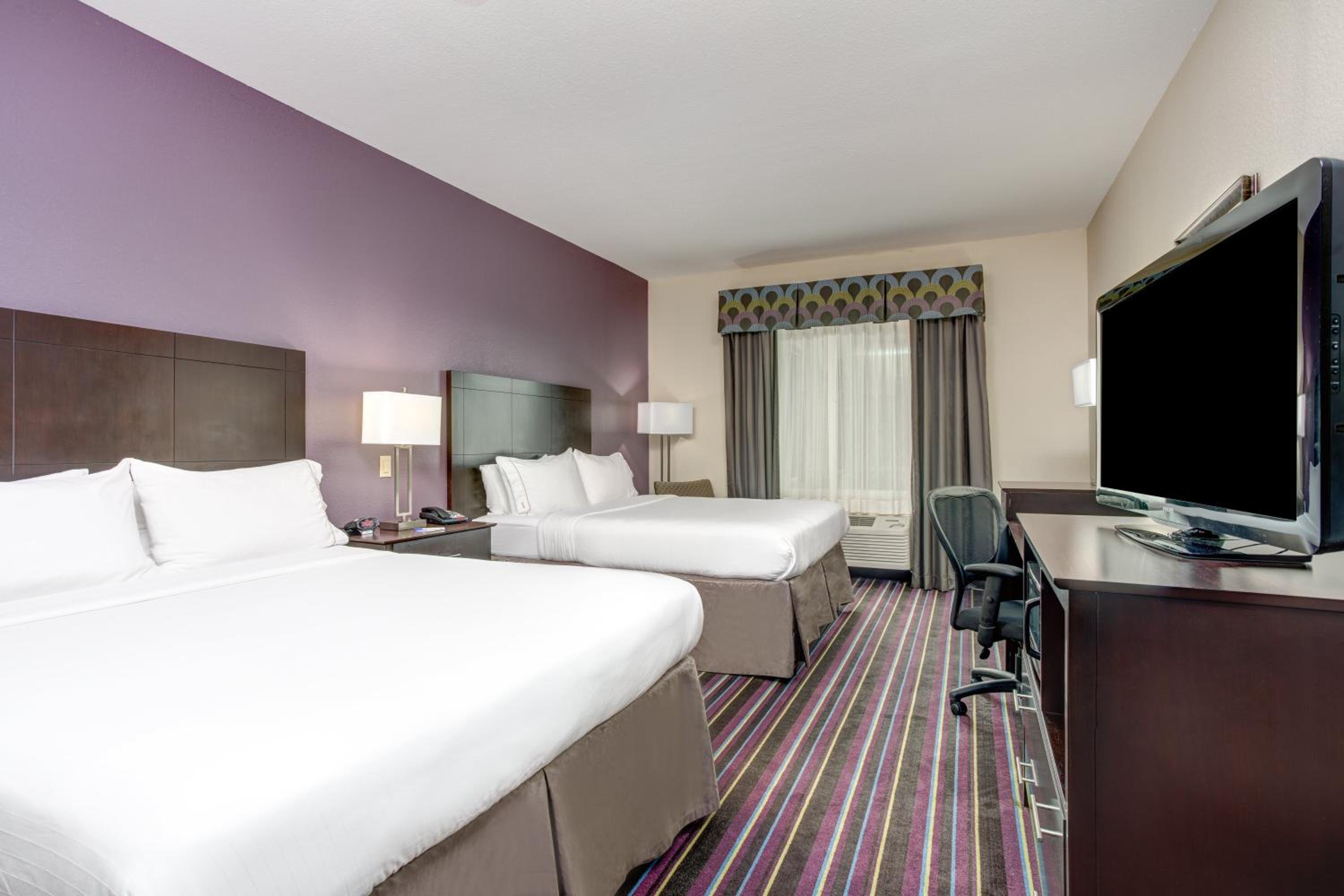 Standard Queen Room with Two Queen Beds - Photo 1
