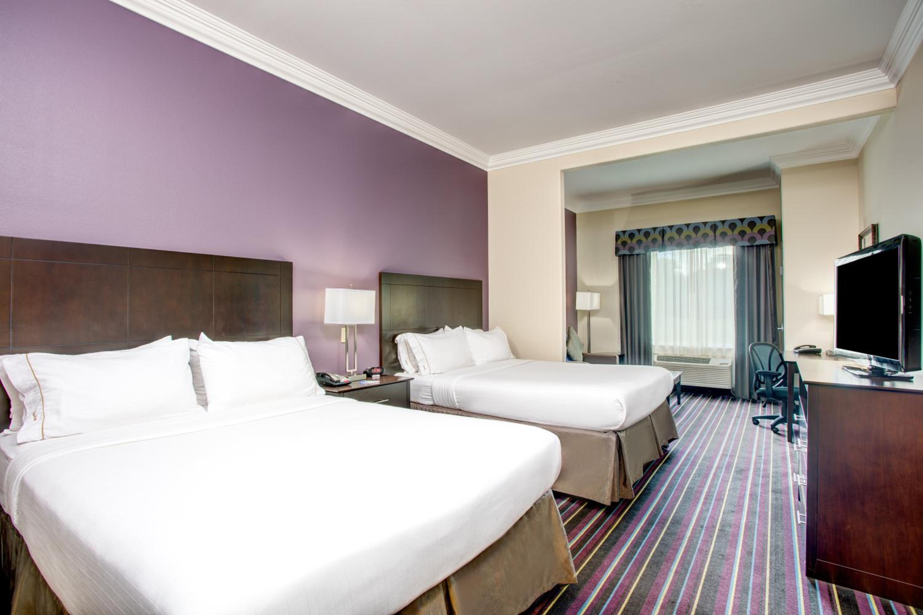 Suite with Two Queen Beds - Photo 1
