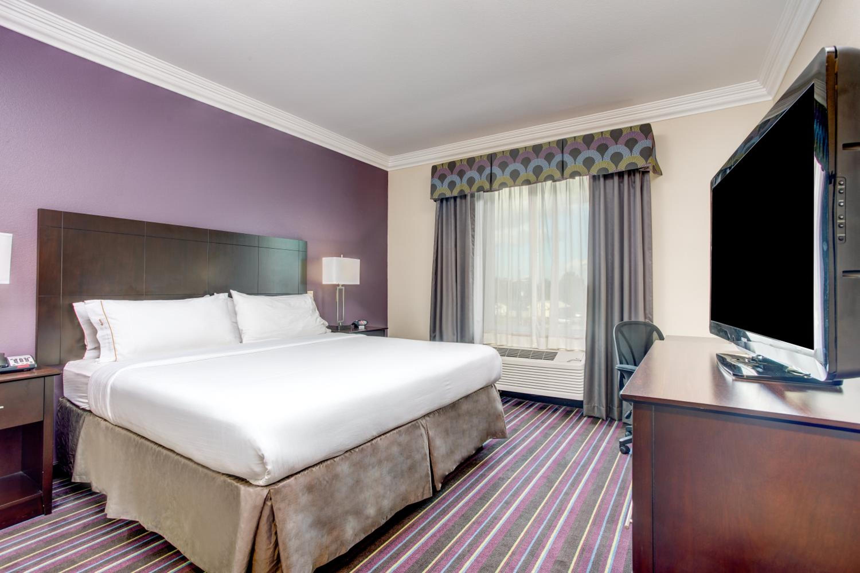 King Suite - Photo 1