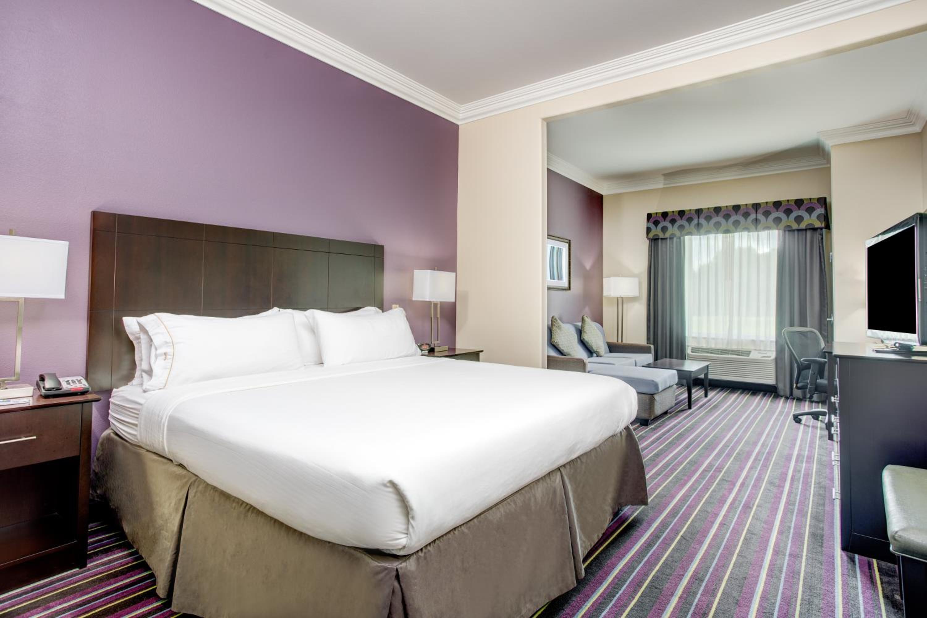 King Suite - Photo 3