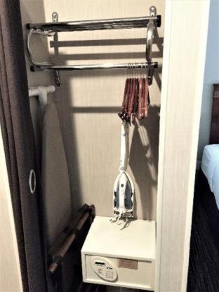 Family Room with Three Queen Beds - Non-Smoking - Photo 6