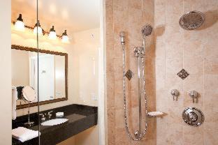 King Room with Sofa Bed and Shower - Non-Smoking - Photo 16