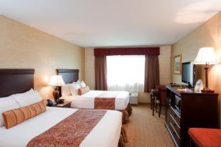 Queen Room with Two Queen Beds - Pet Friendly/Non-Smoking - Photo 5