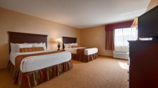 Queen Room with Two Queen Beds - Pet Friendly/Non-Smoking - Photo 6