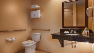 Queen Room with Two Queen Beds - Pet Friendly/Non-Smoking - Photo 7