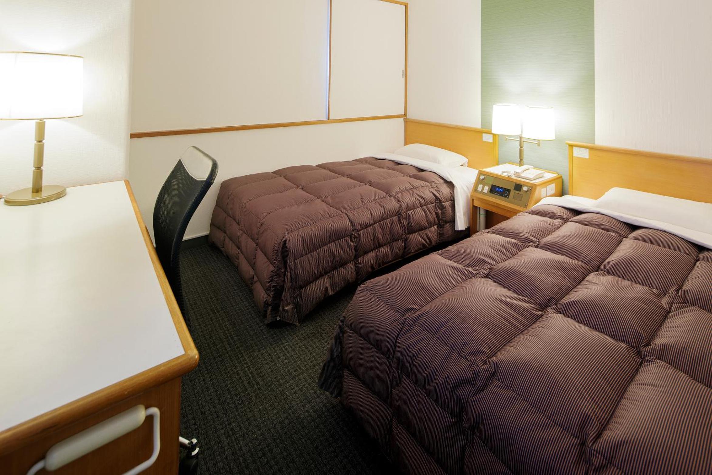 Twin Room - Non-Smoking - Photo 5