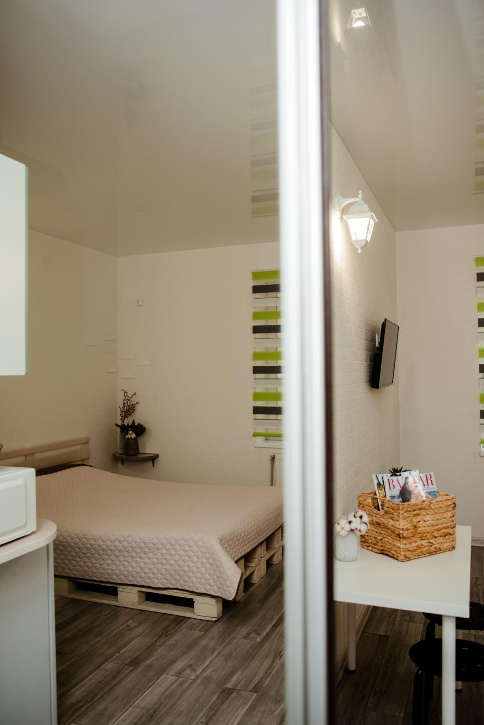 Studio Apartment with Queen Bed