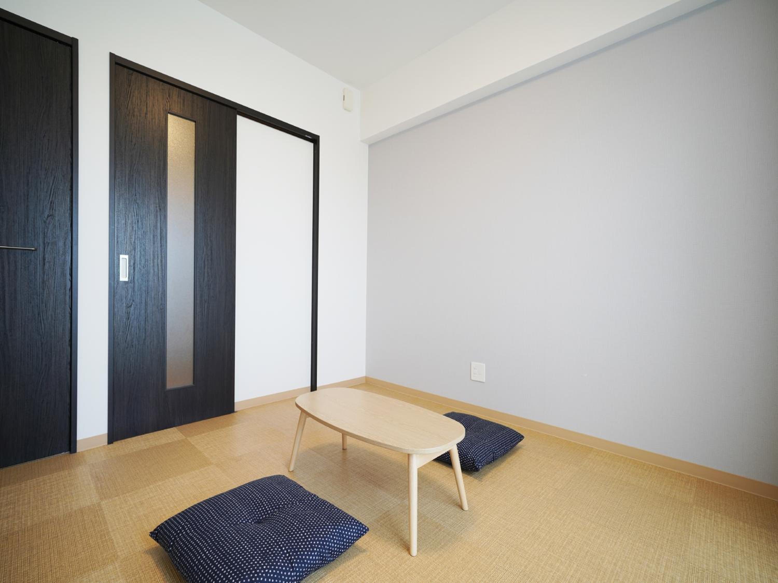 Japanese-Style Room