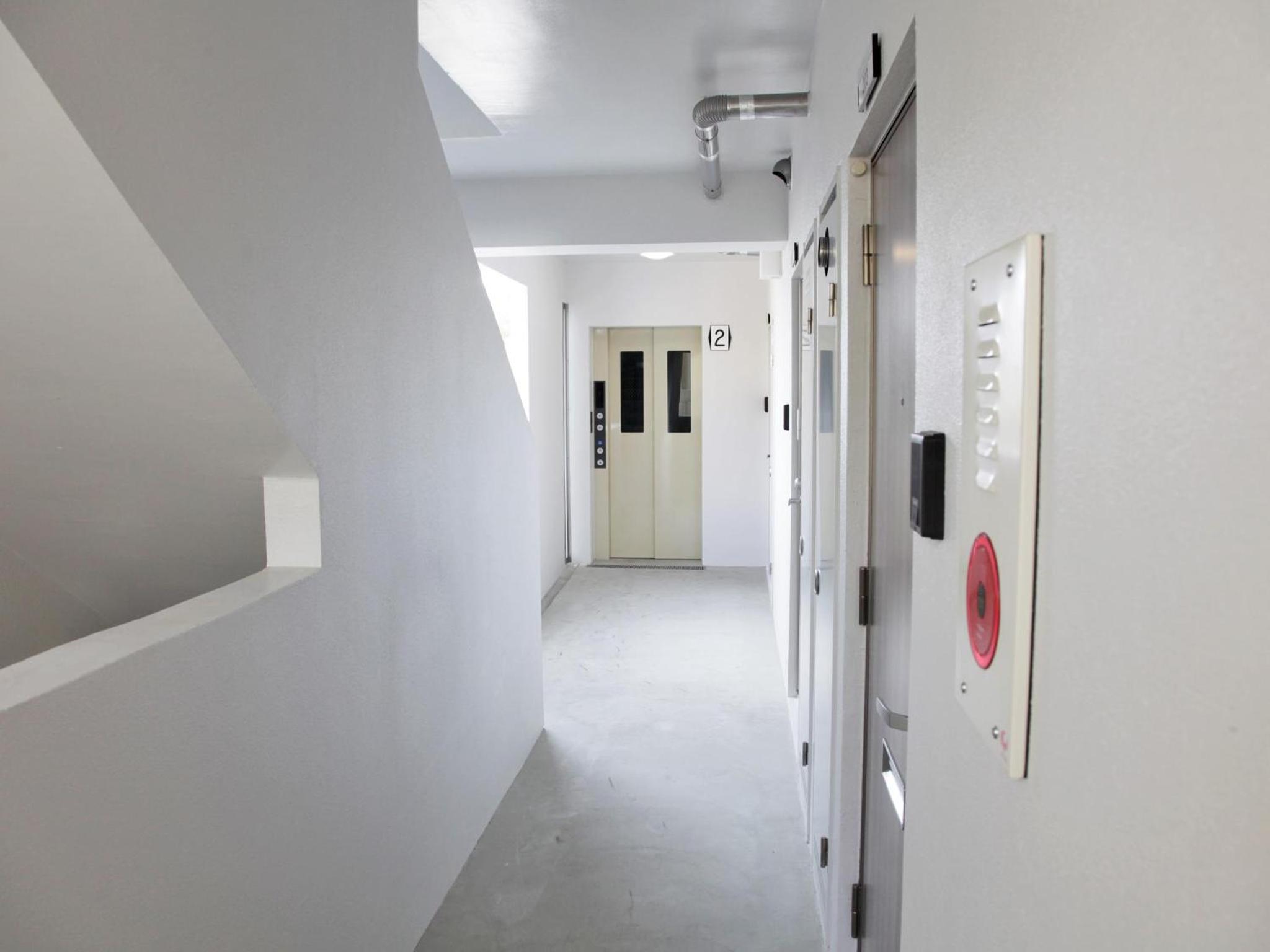 Standard Twin Room - Photo 6
