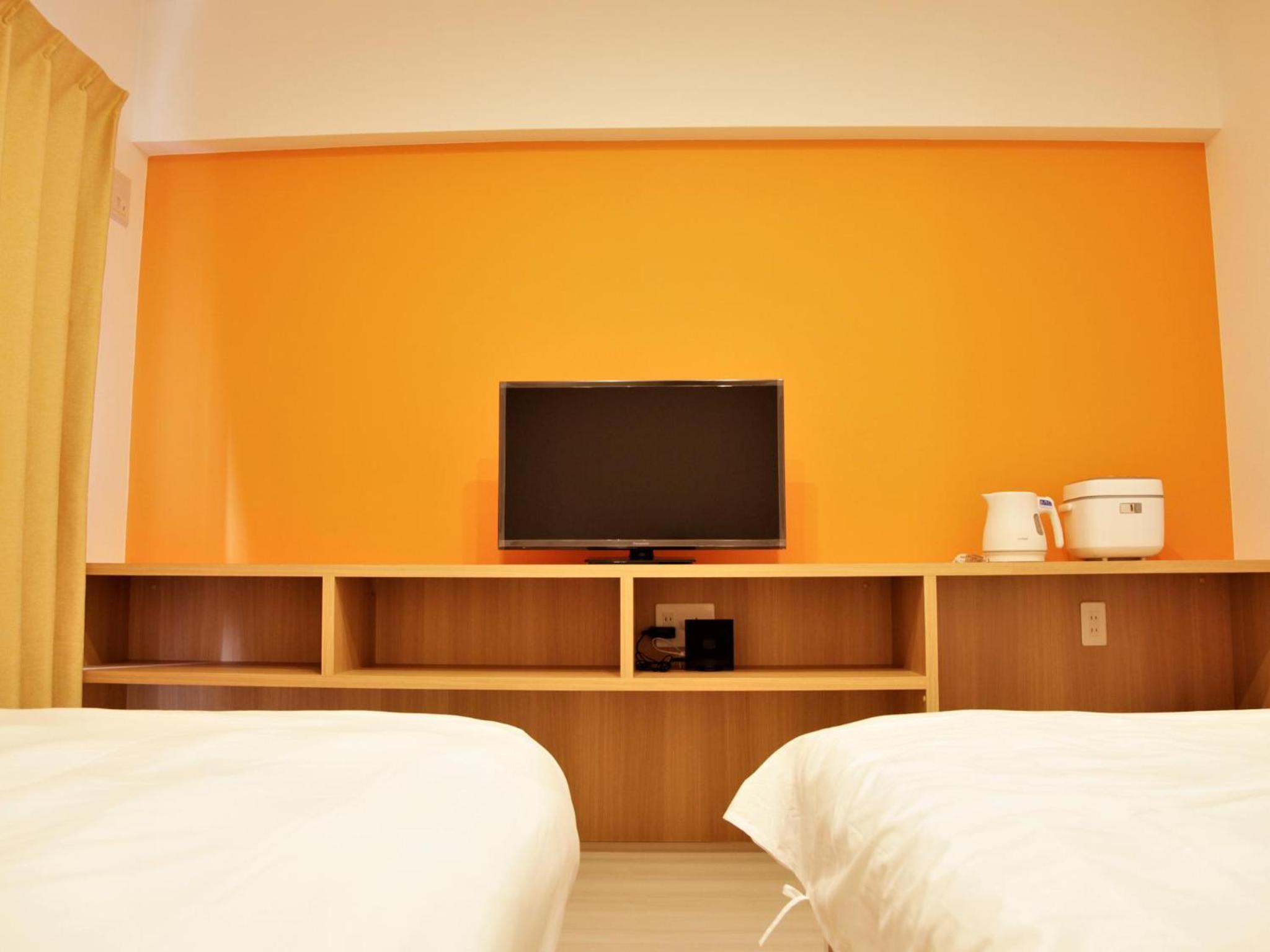 Standard Twin Room - Photo 7