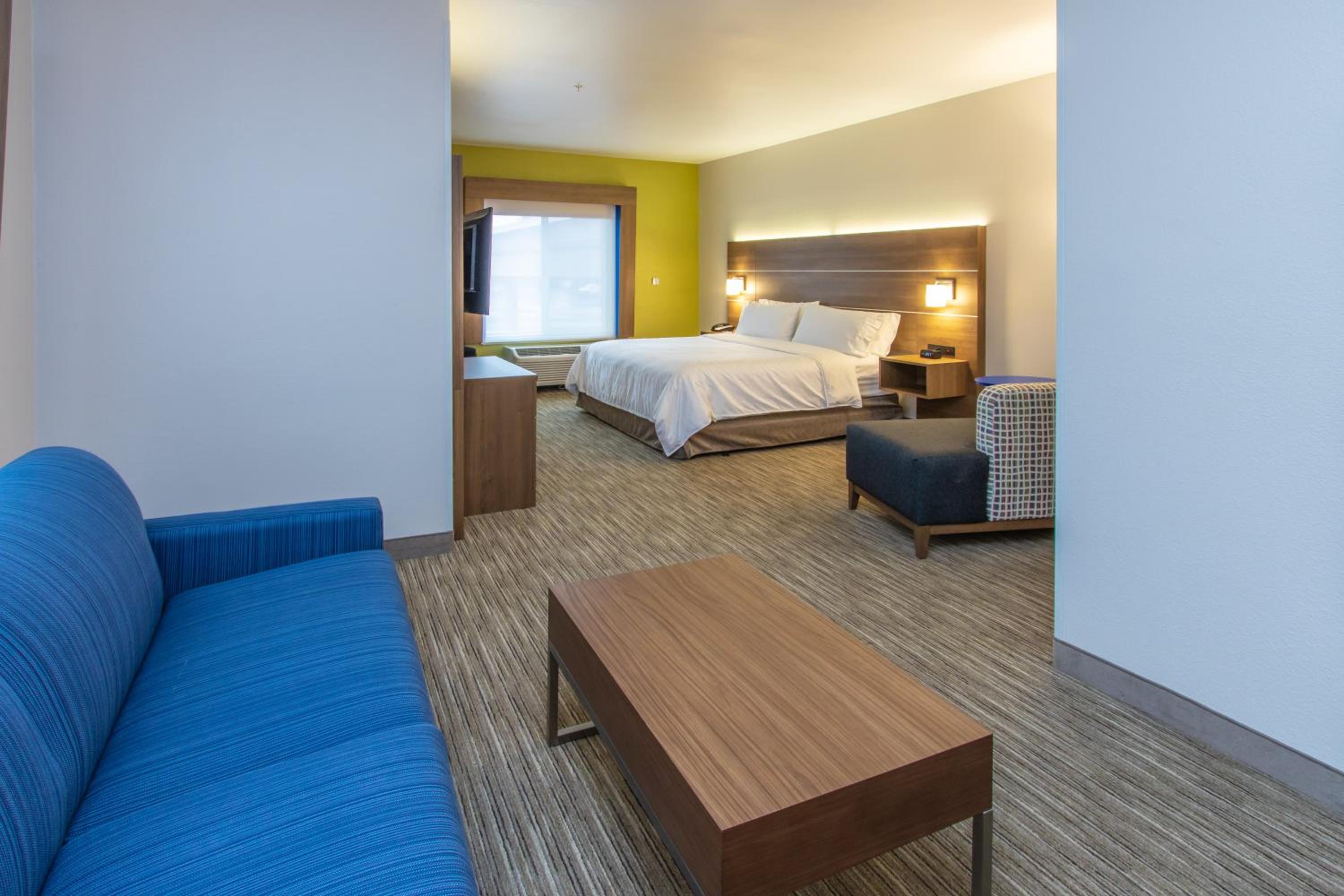 King Suite - Disability Access - Photo 1