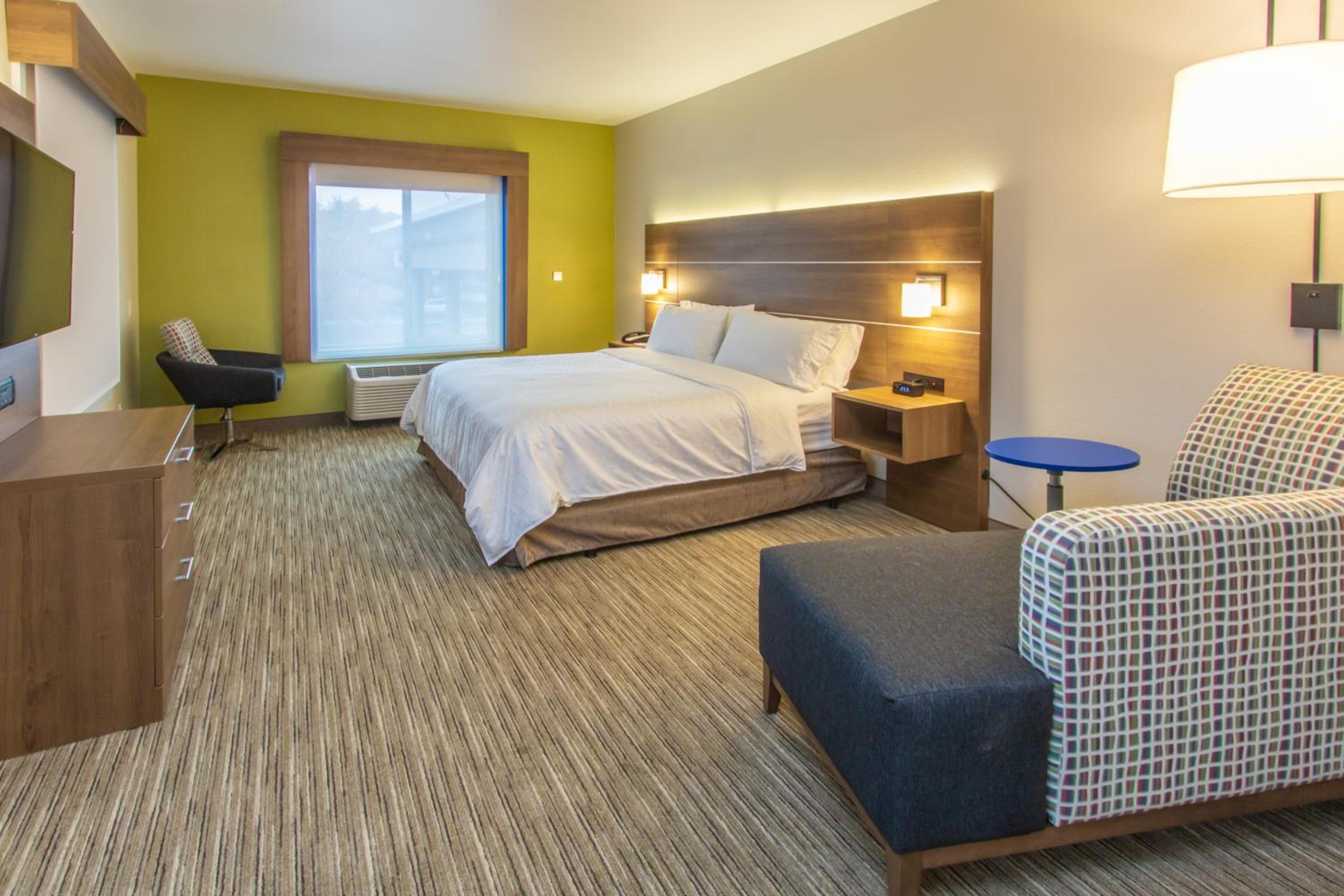 King Suite - Disability Access - Photo 5