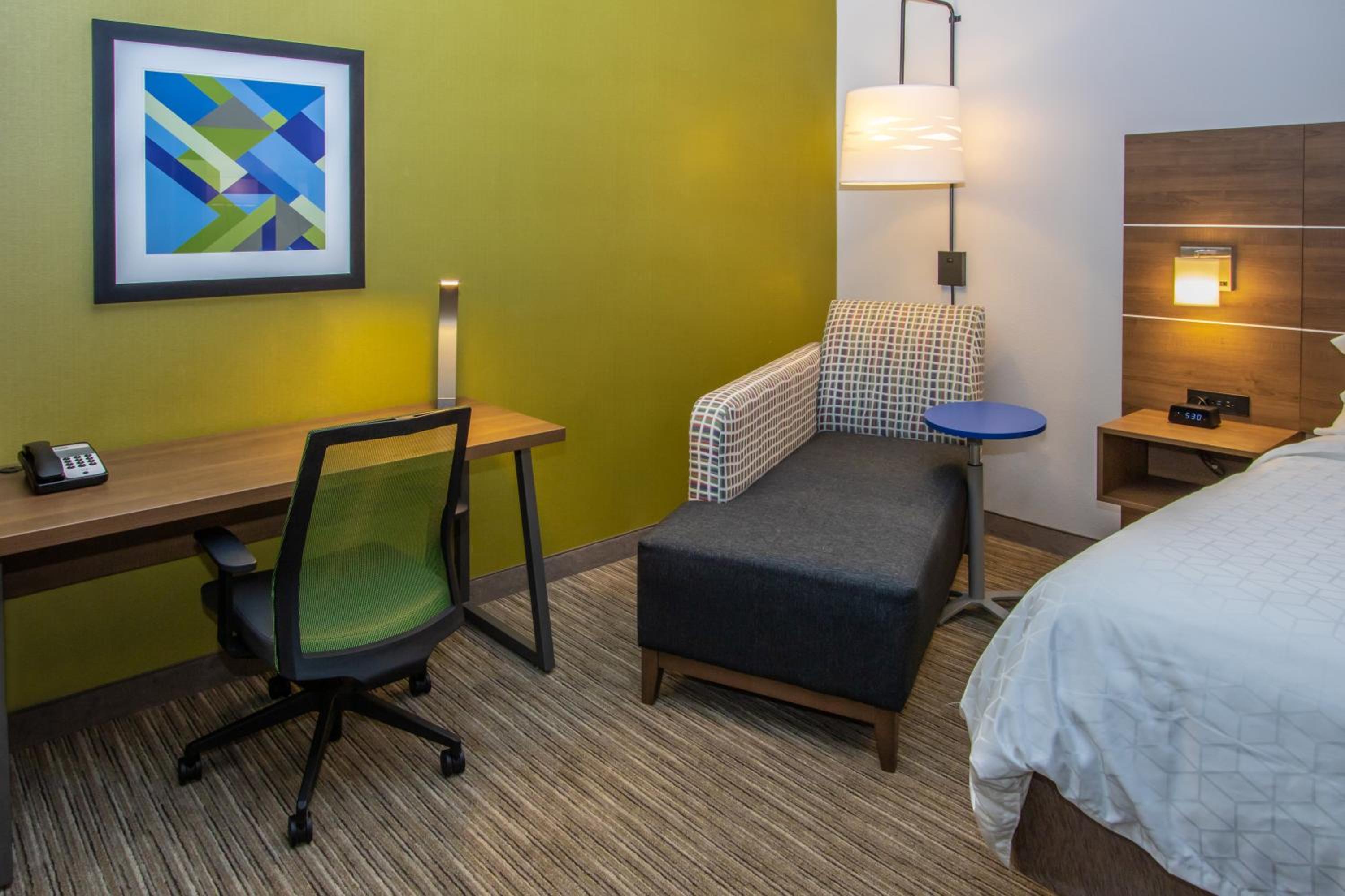 King Suite - Photo 17