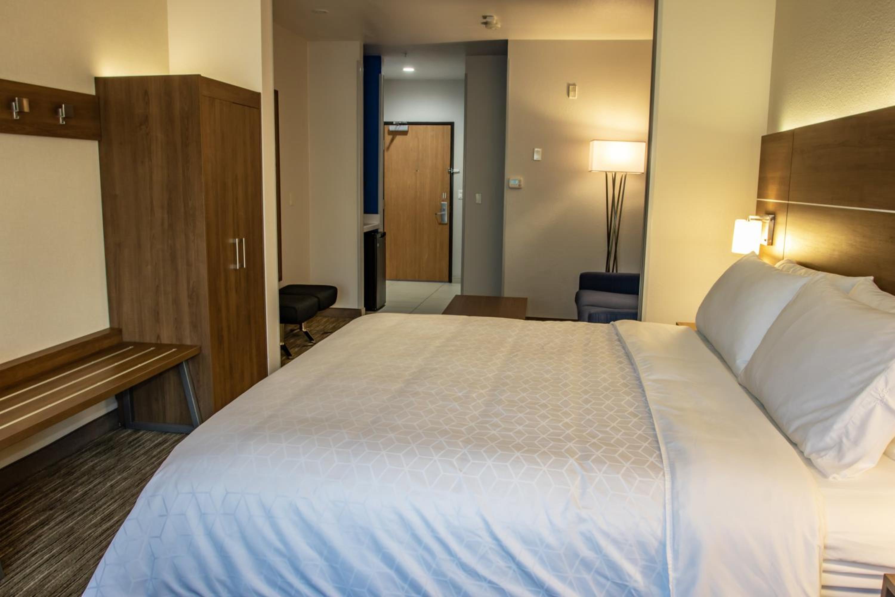 King Suite - Photo 16