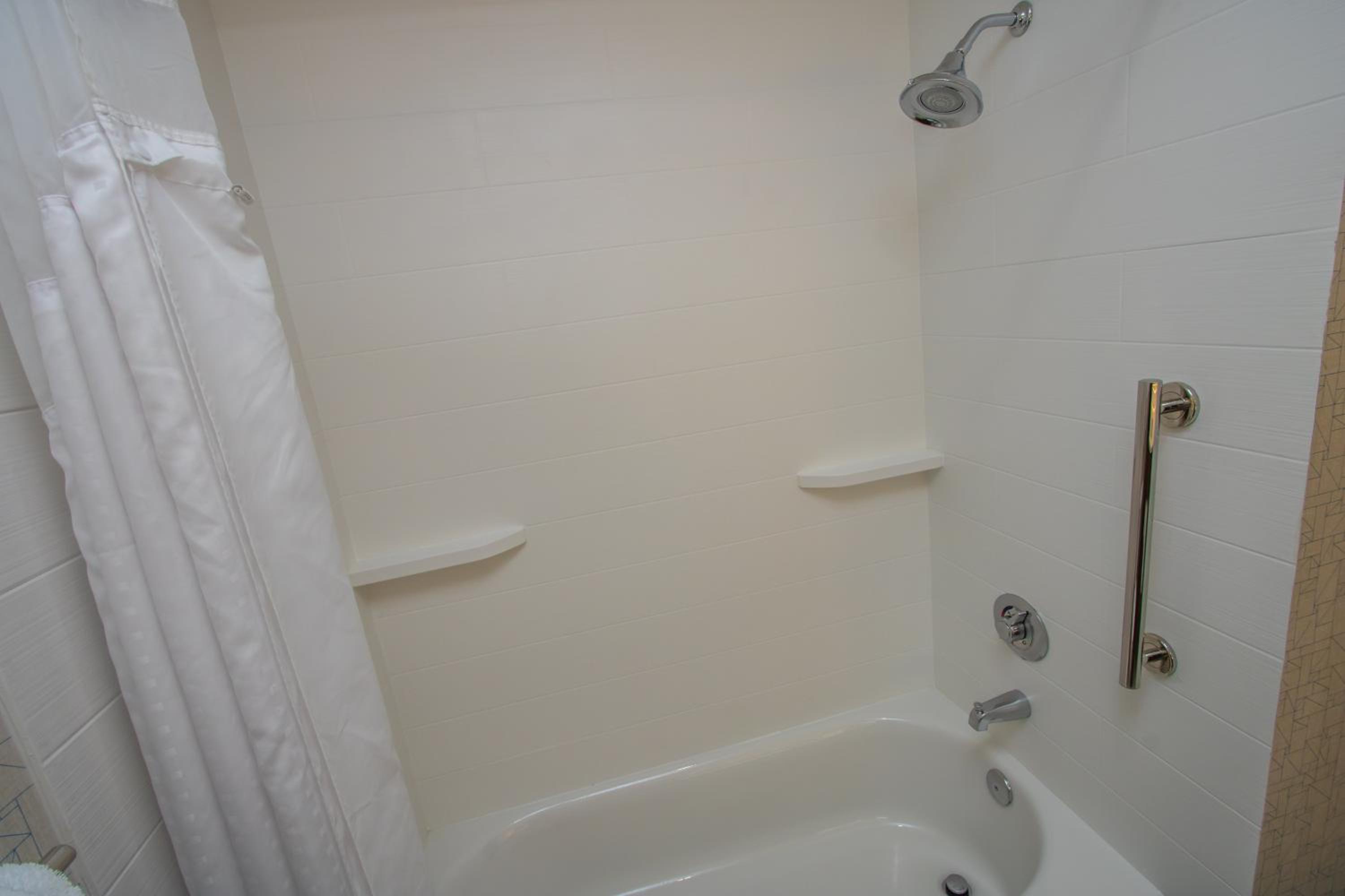 King Suite - Photo 8