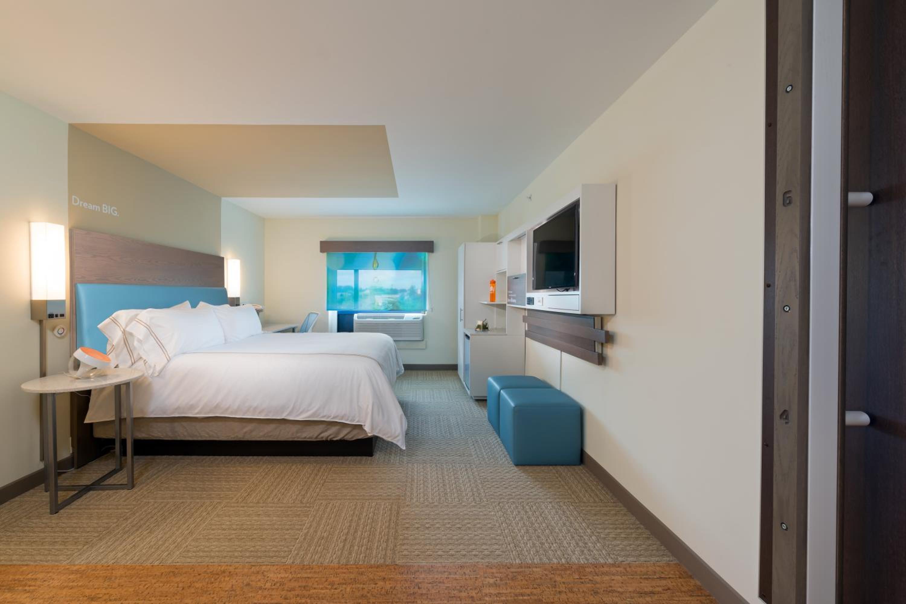 King Suite with Roll-In Shower - Mobility Accessible  - Photo 1