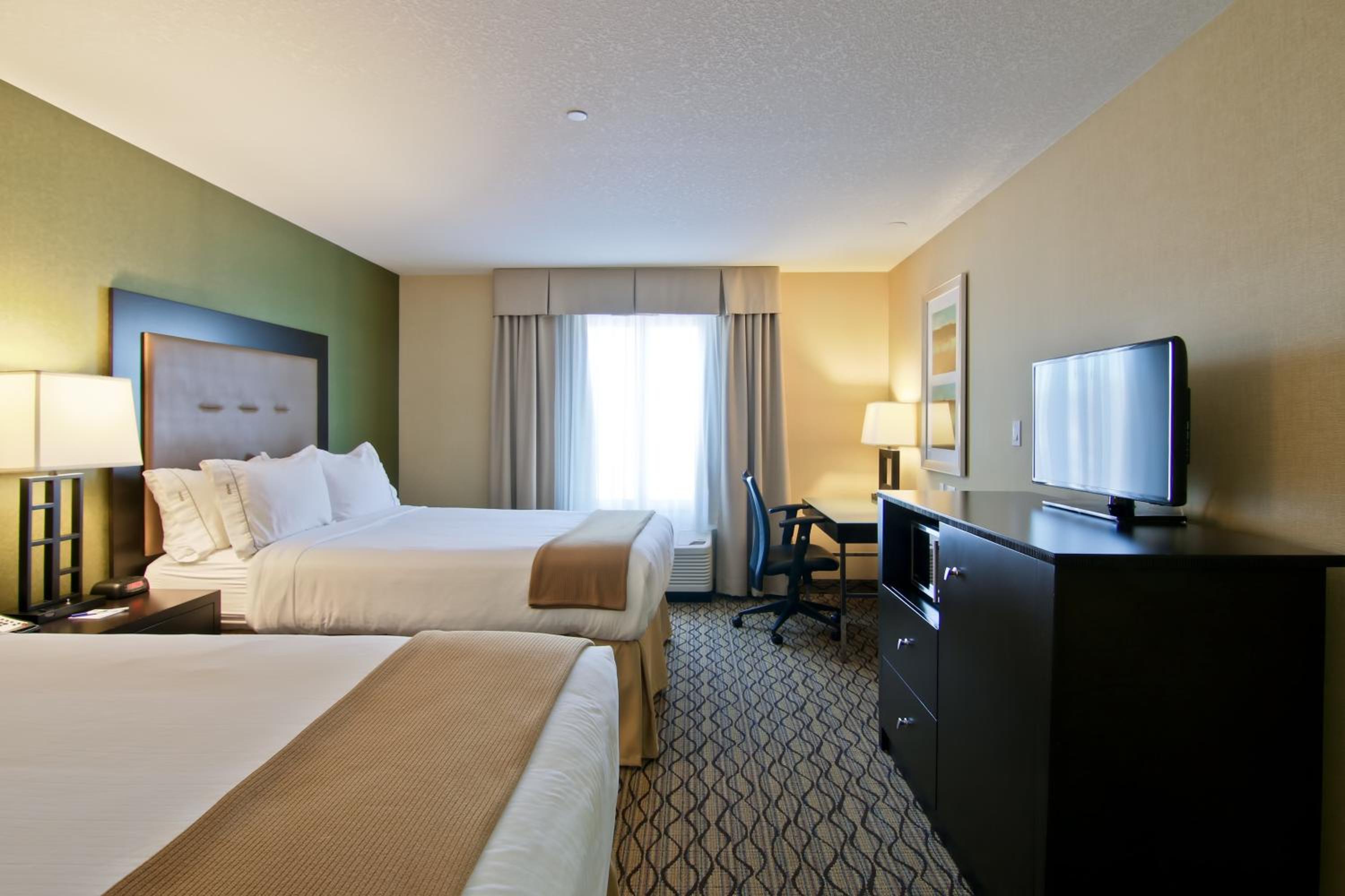 Standard Queen Room with Two Queen Beds and Bath/Shower