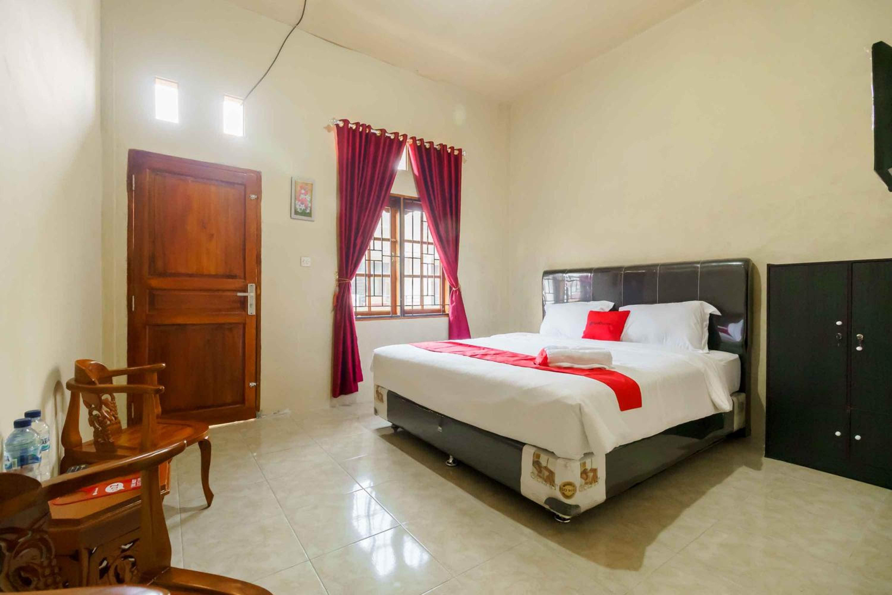 Deluxe Room - Photo 1