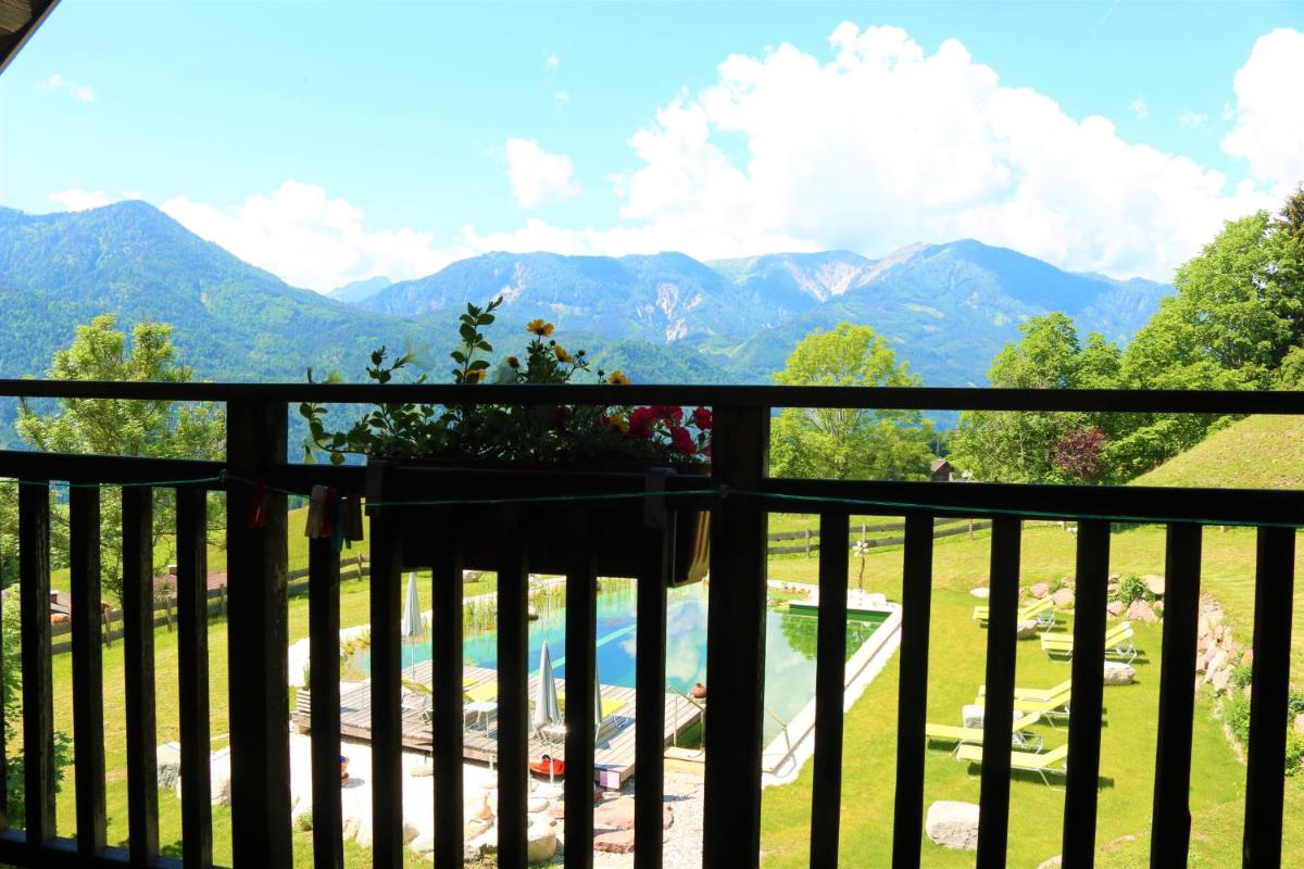 Apartment with Balcony photo 2