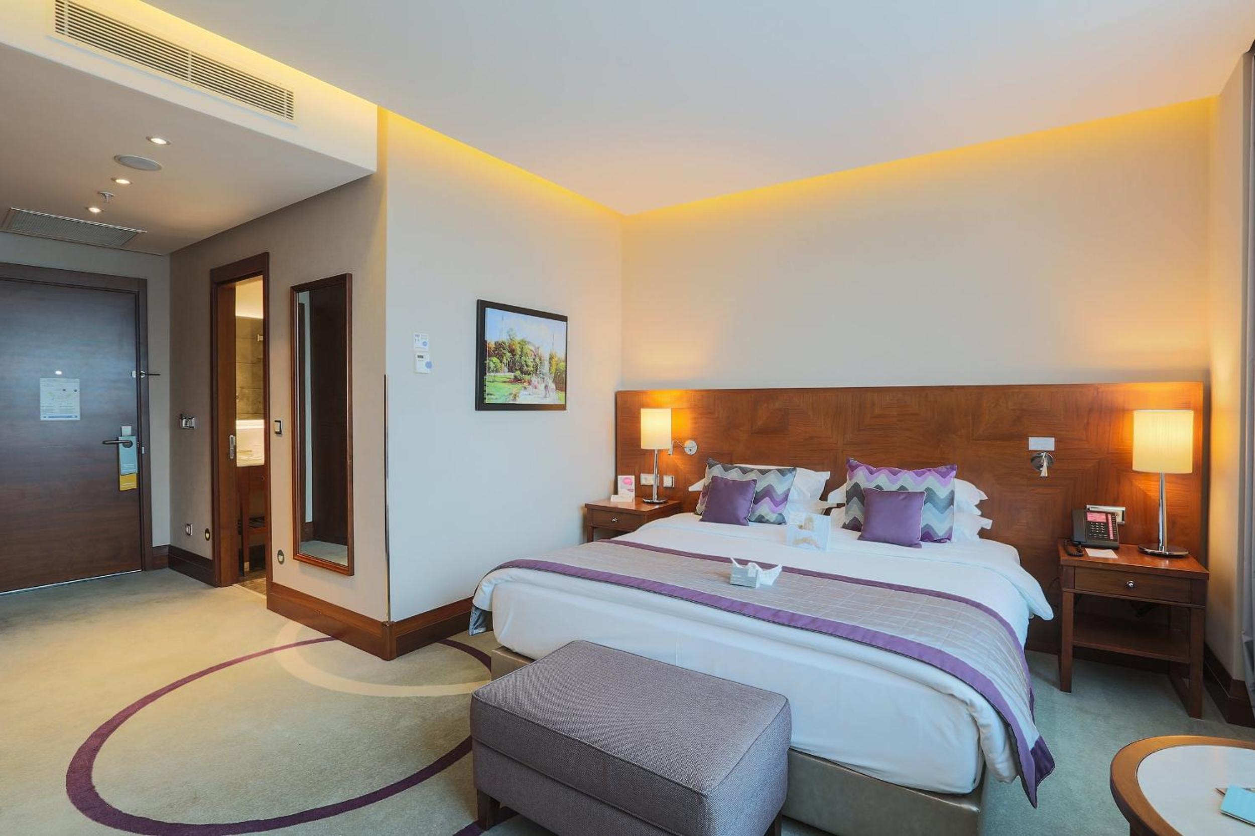Standard King Room