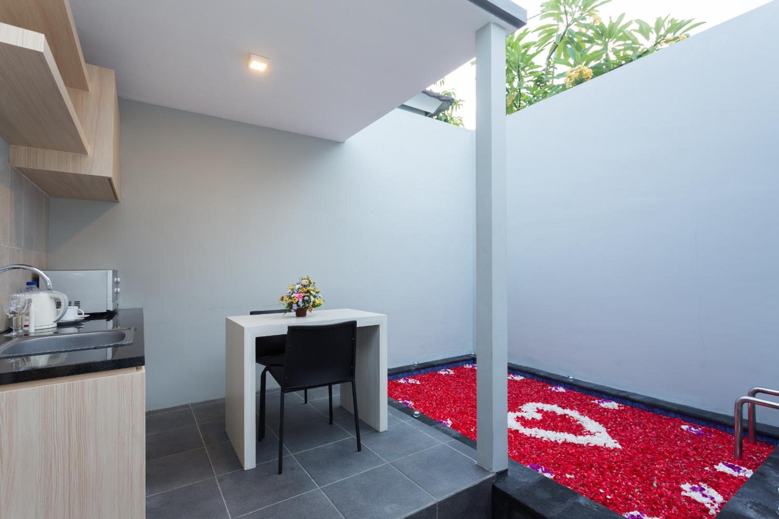 One-Bedroom Villa - Photo 2