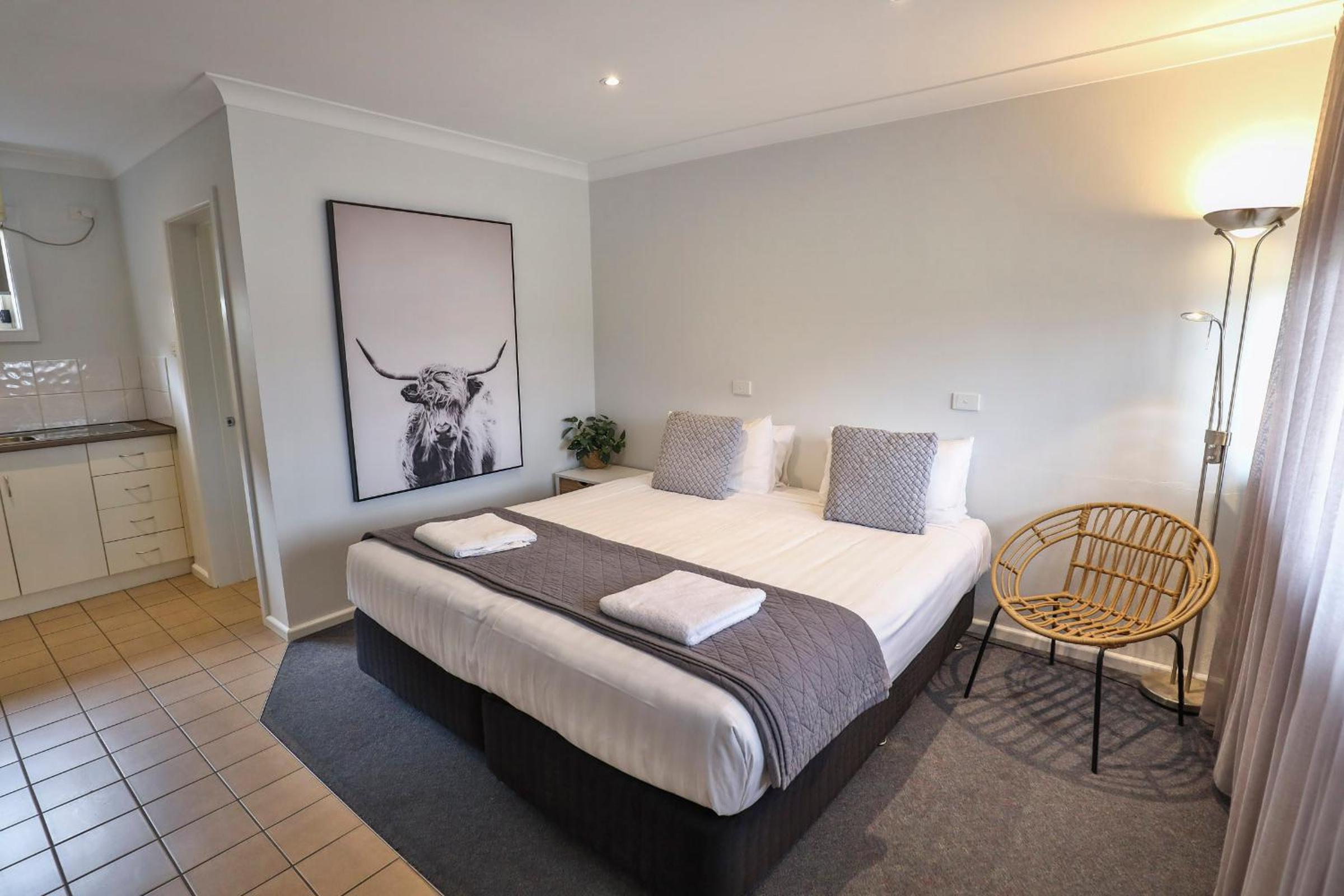 Deluxe King Room