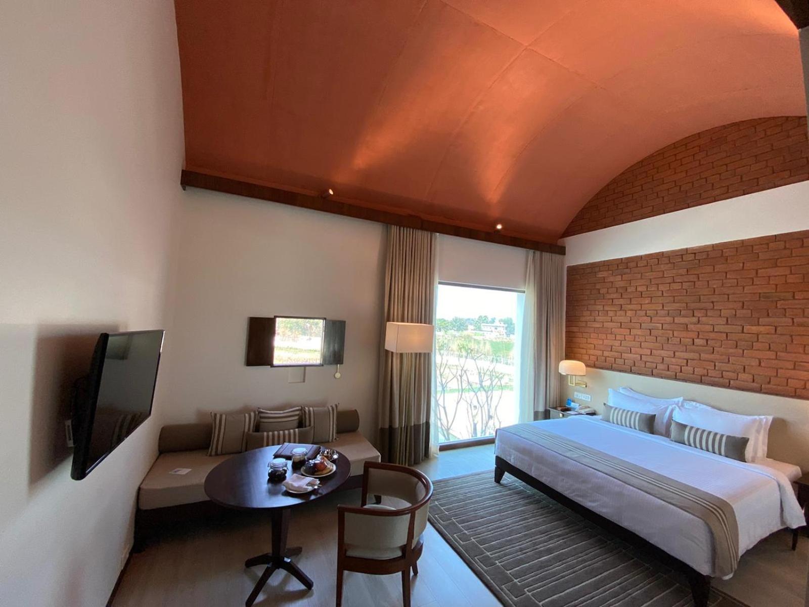 Deluxe Double Room - Photo 10