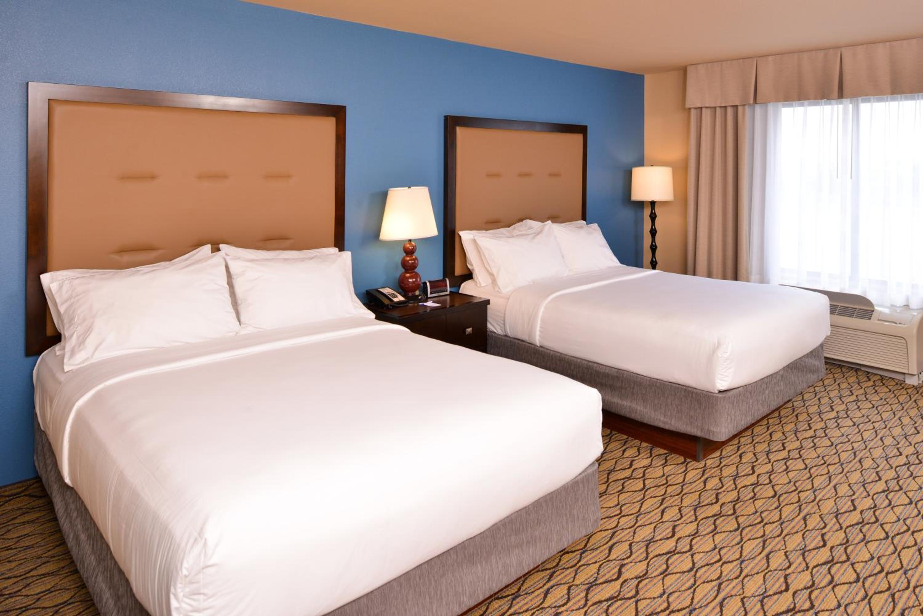 Standard Room with Two Queen Beds - Photo 1