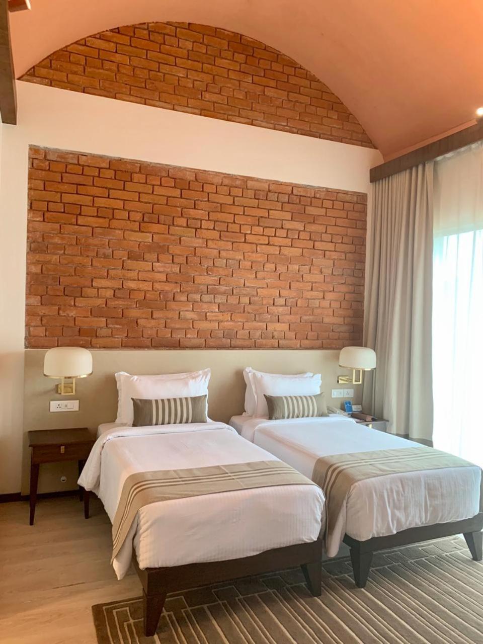 Deluxe Twin Room - Photo 2