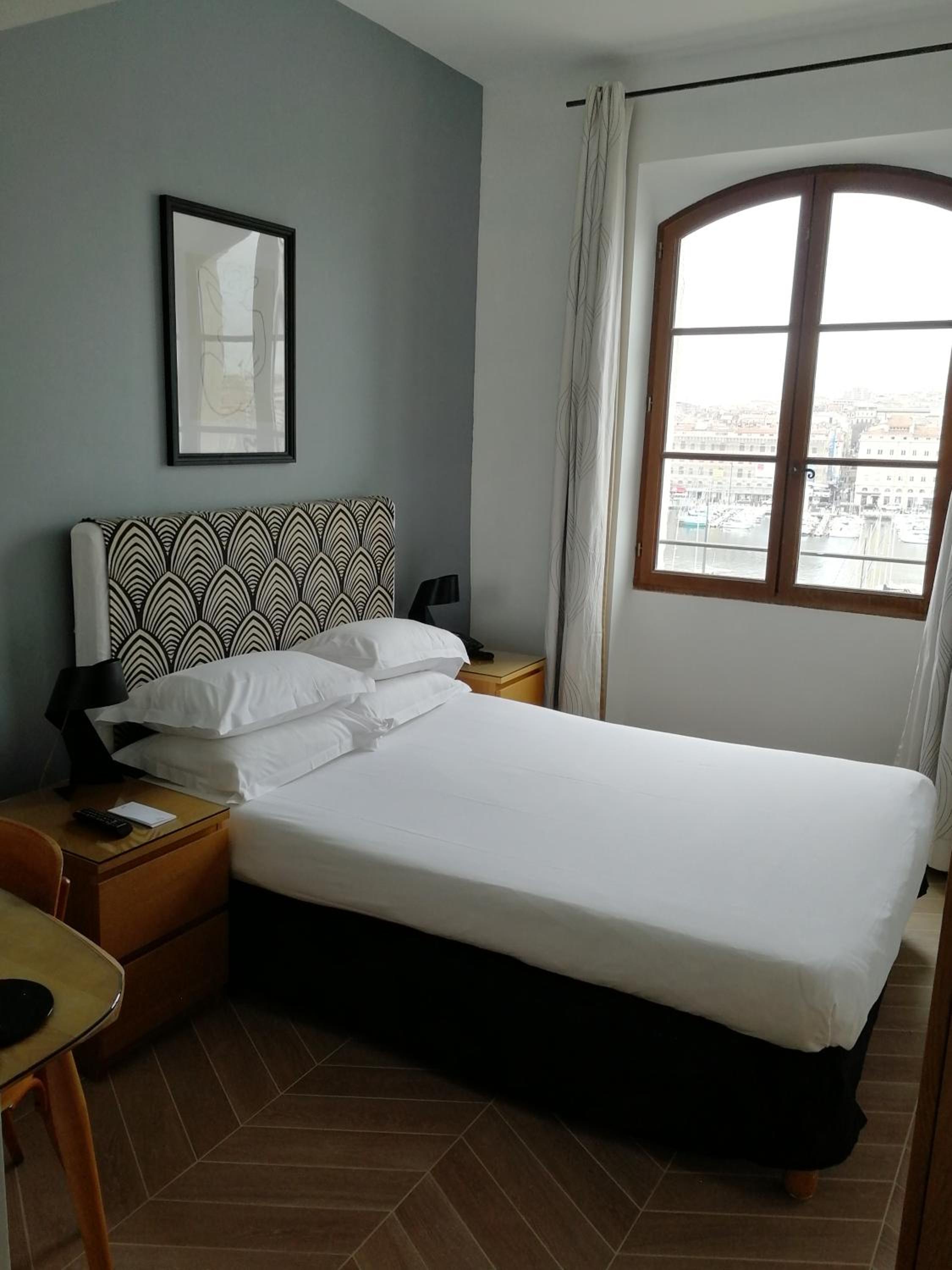Classic Double Room with Old Port View photo 3