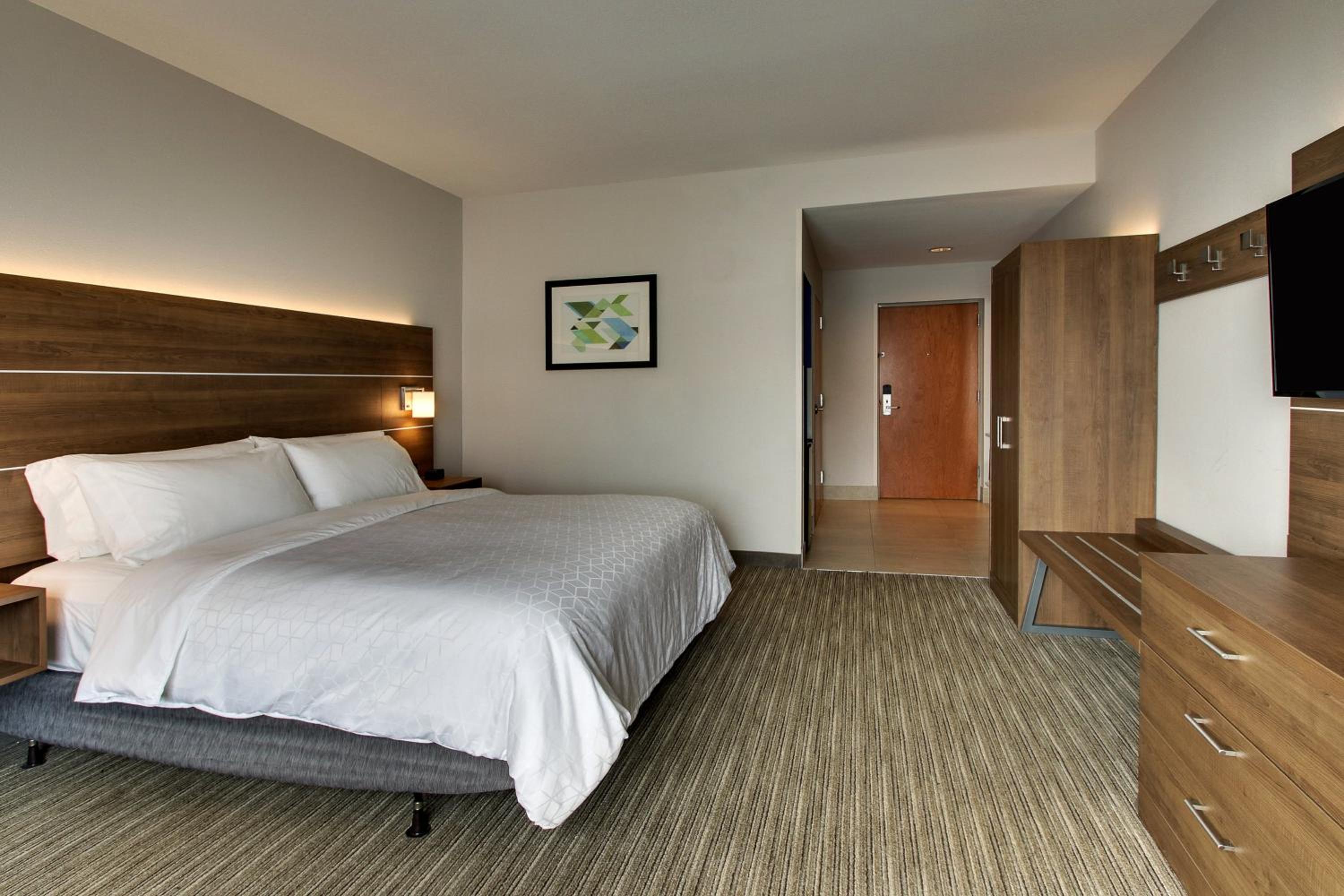 Standard King Room - Photo 4