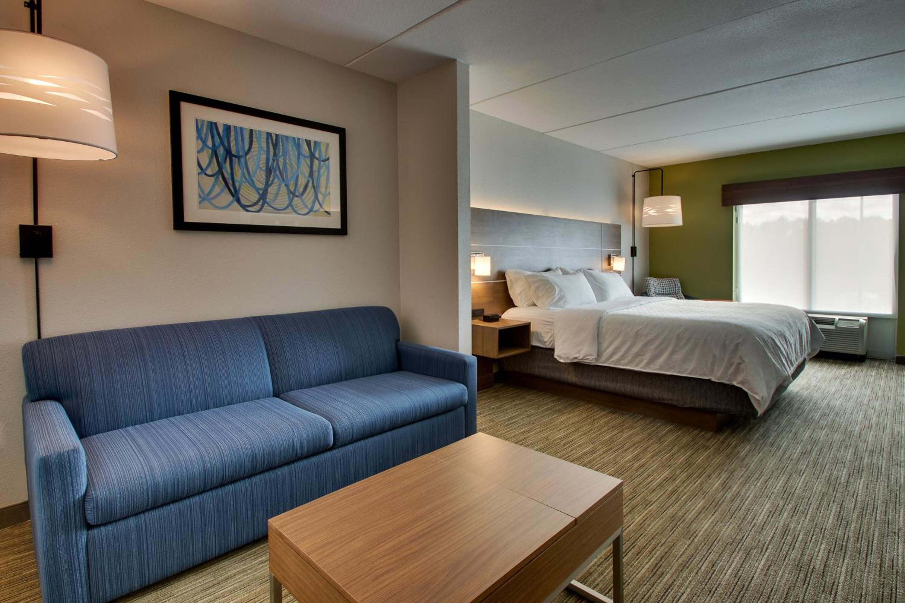 King Suite with Sofa Bed - Photo 4