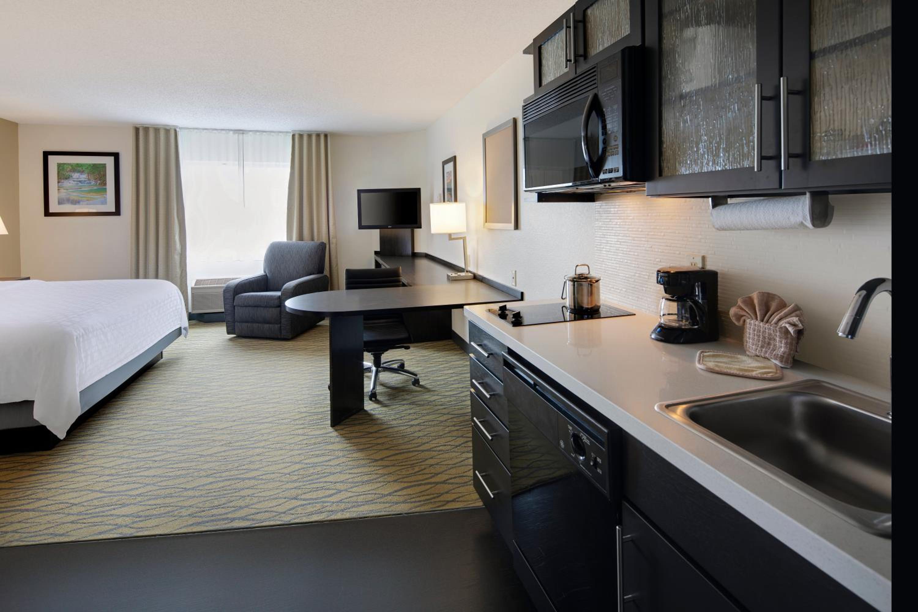 King Studio Suite - Photo 5