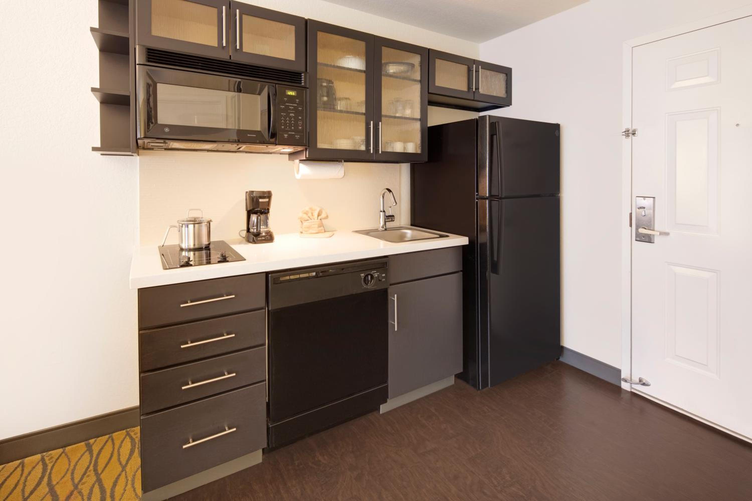 Studio Suite with Two Double Beds - Photo 3