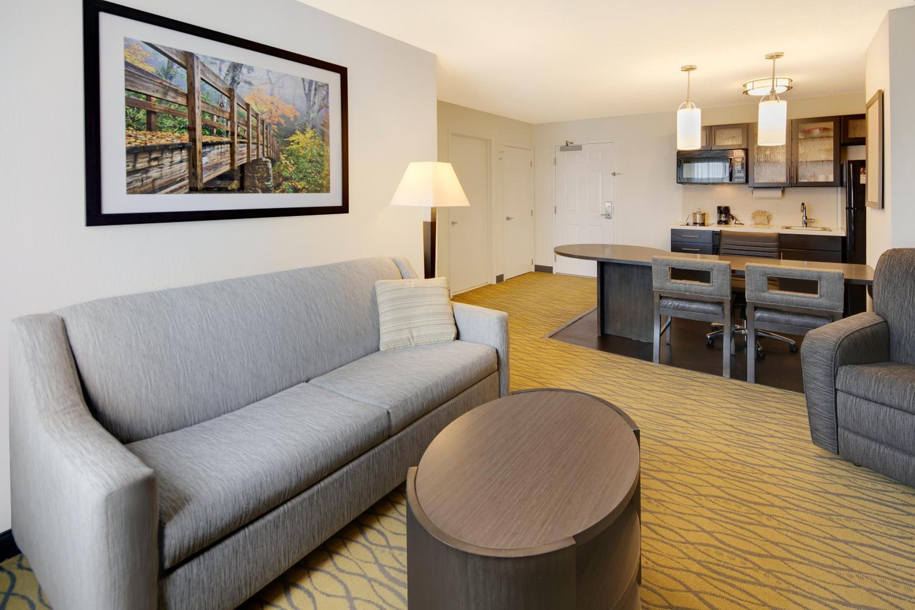 One-Bedroom King Suite - Photo 6