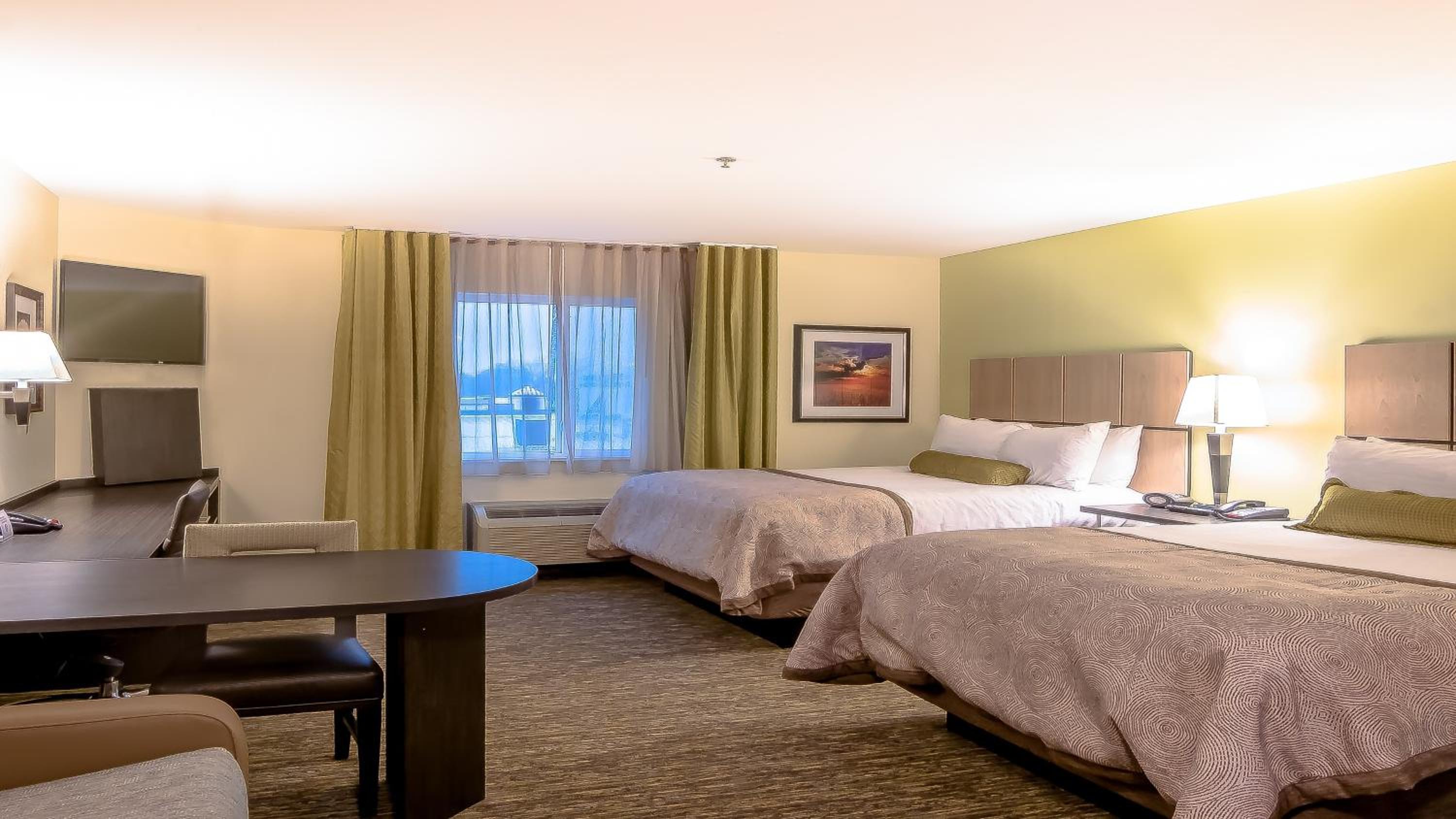 Studio Suite with Two Queen Beds photo 2