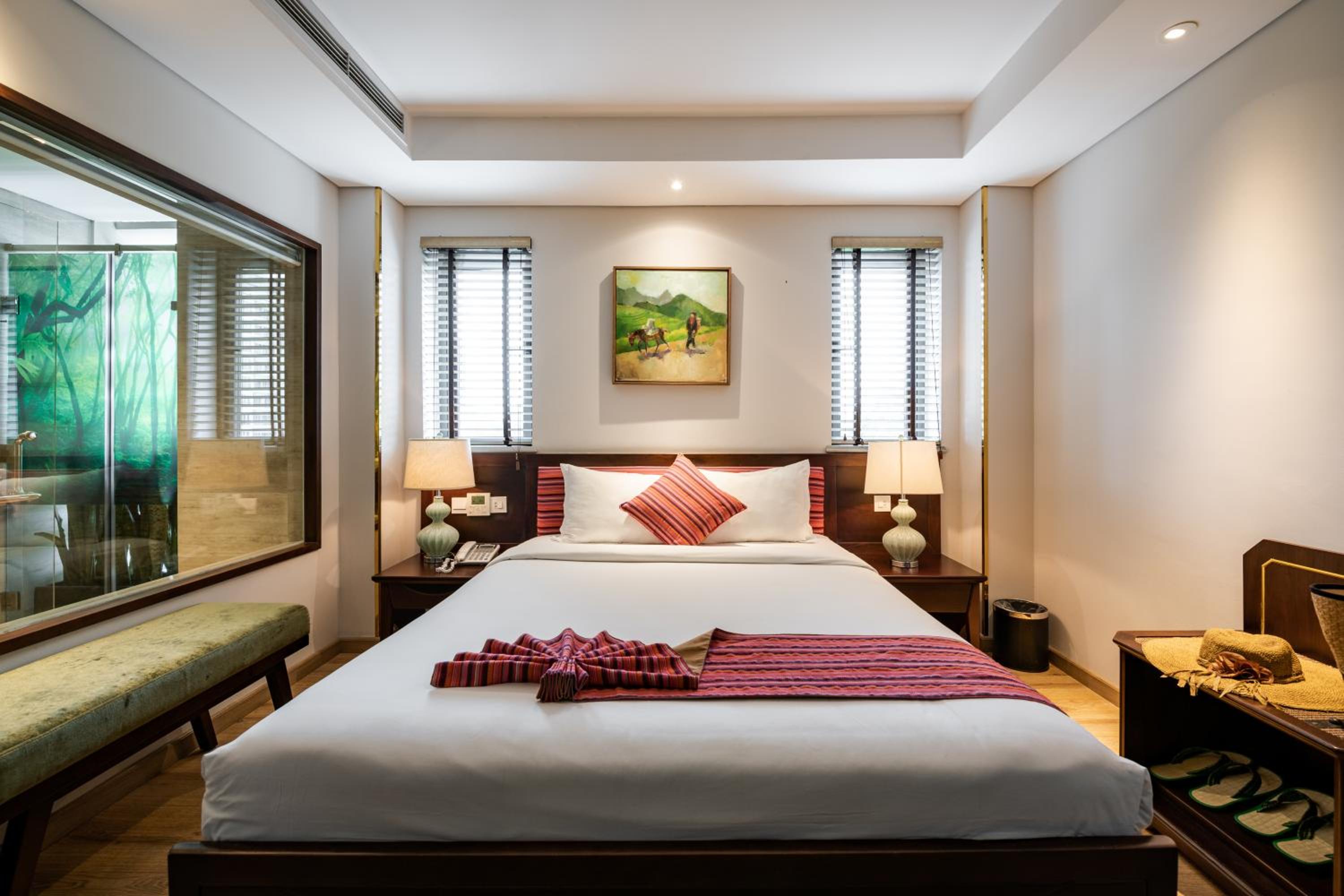 Deluxe Double Room + Afternoon Tea On Rooftop photo 2