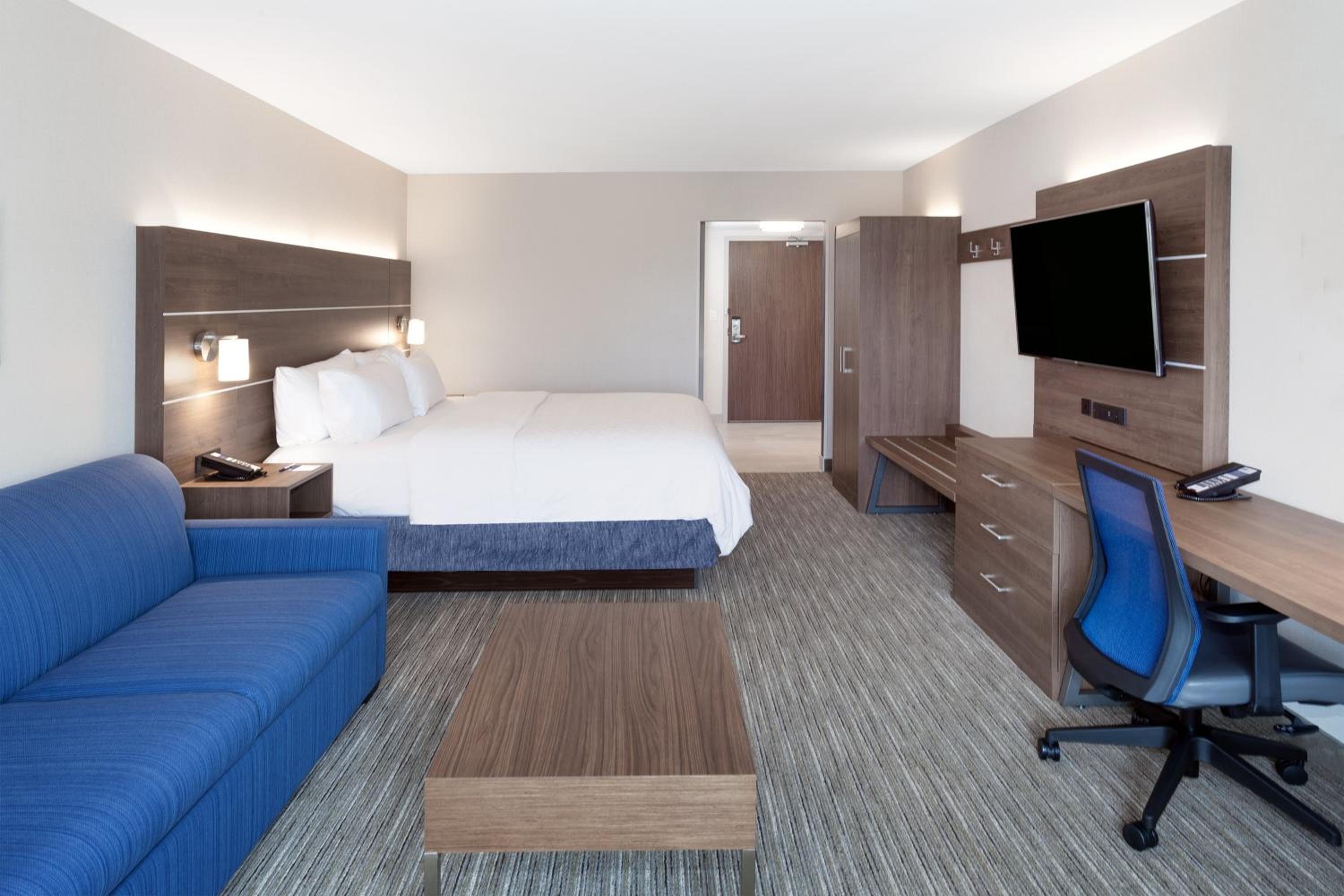 King Suite - Photo 2
