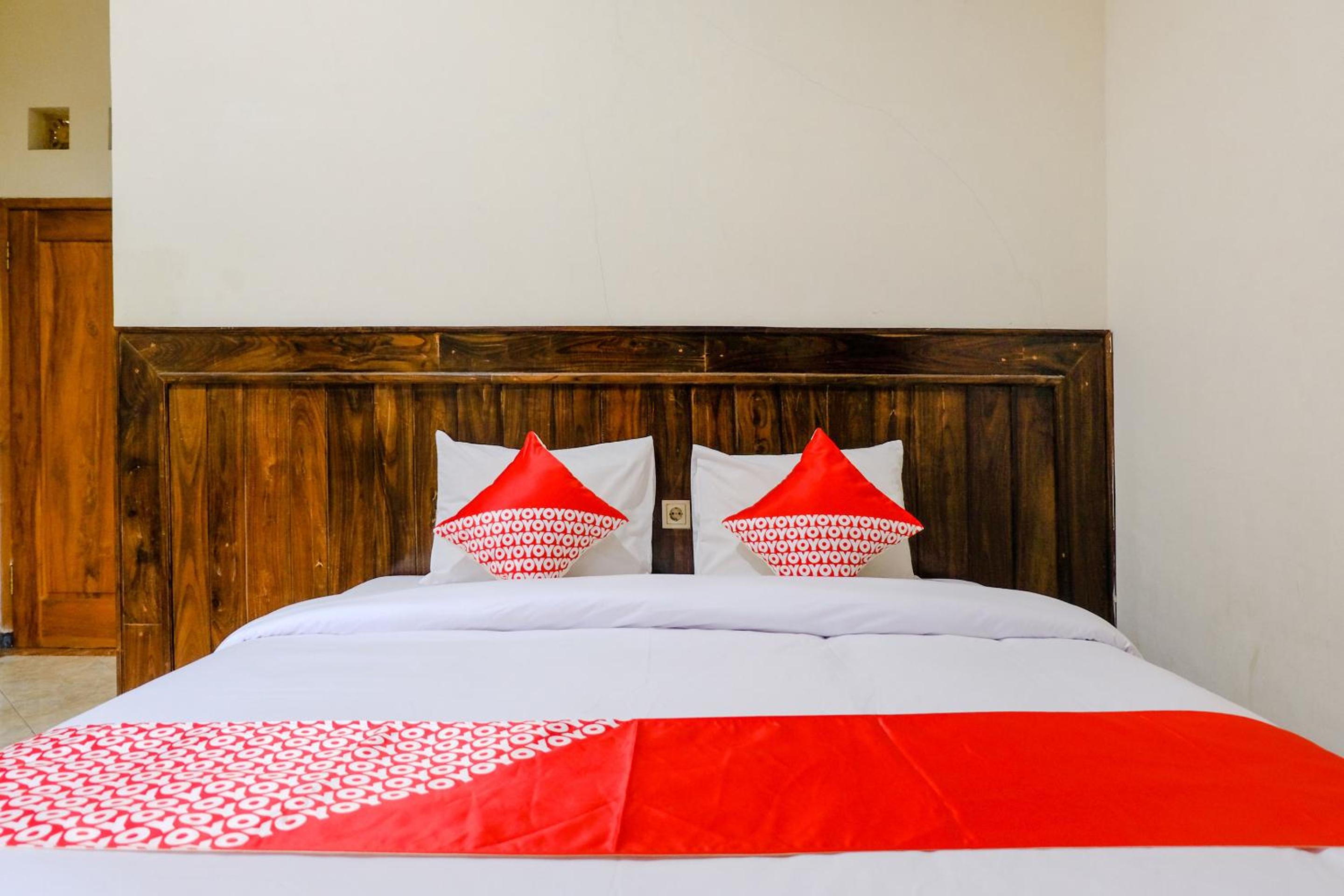 Deluxe Double Room - Photo 11