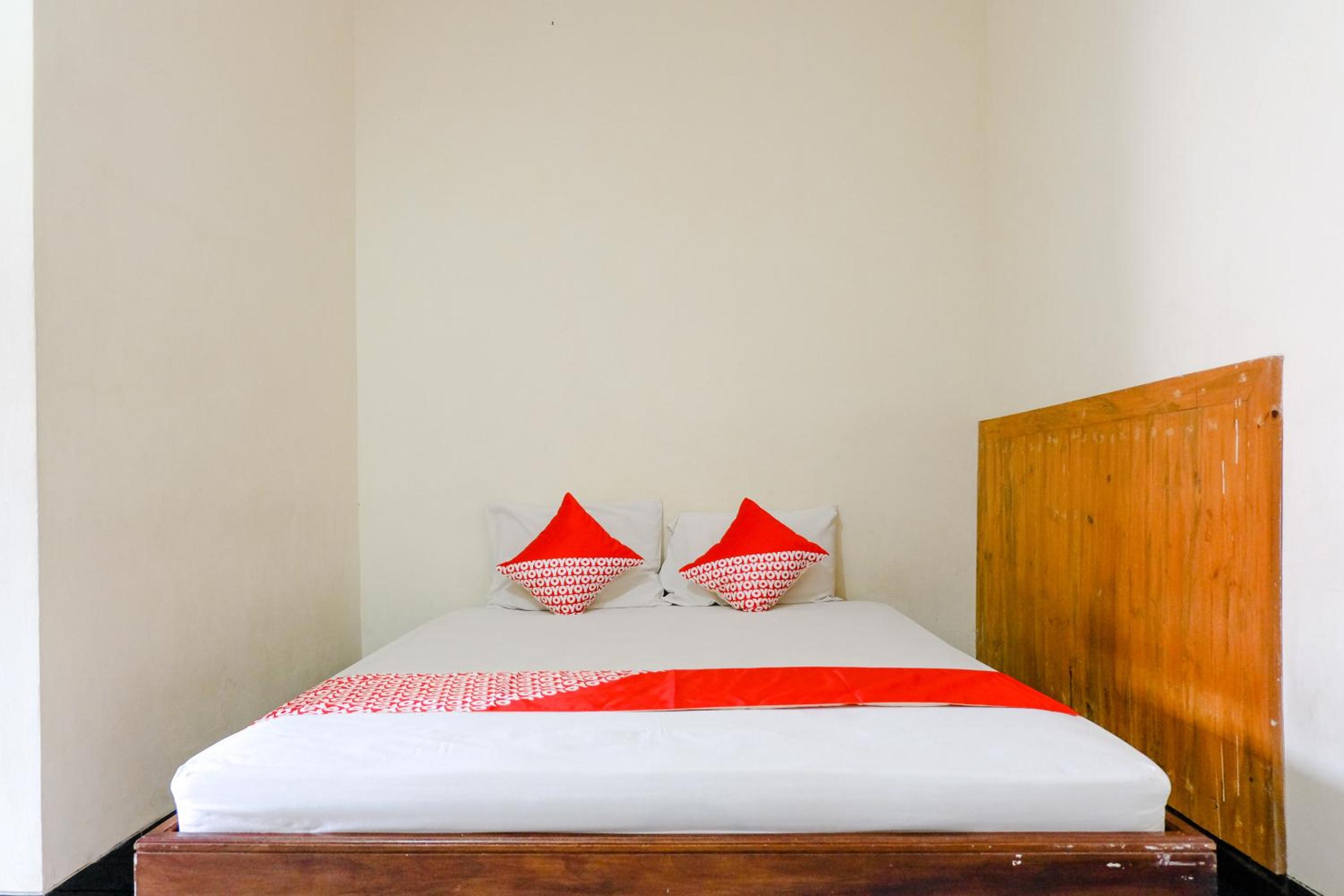 Economy Double Room - Photo 10