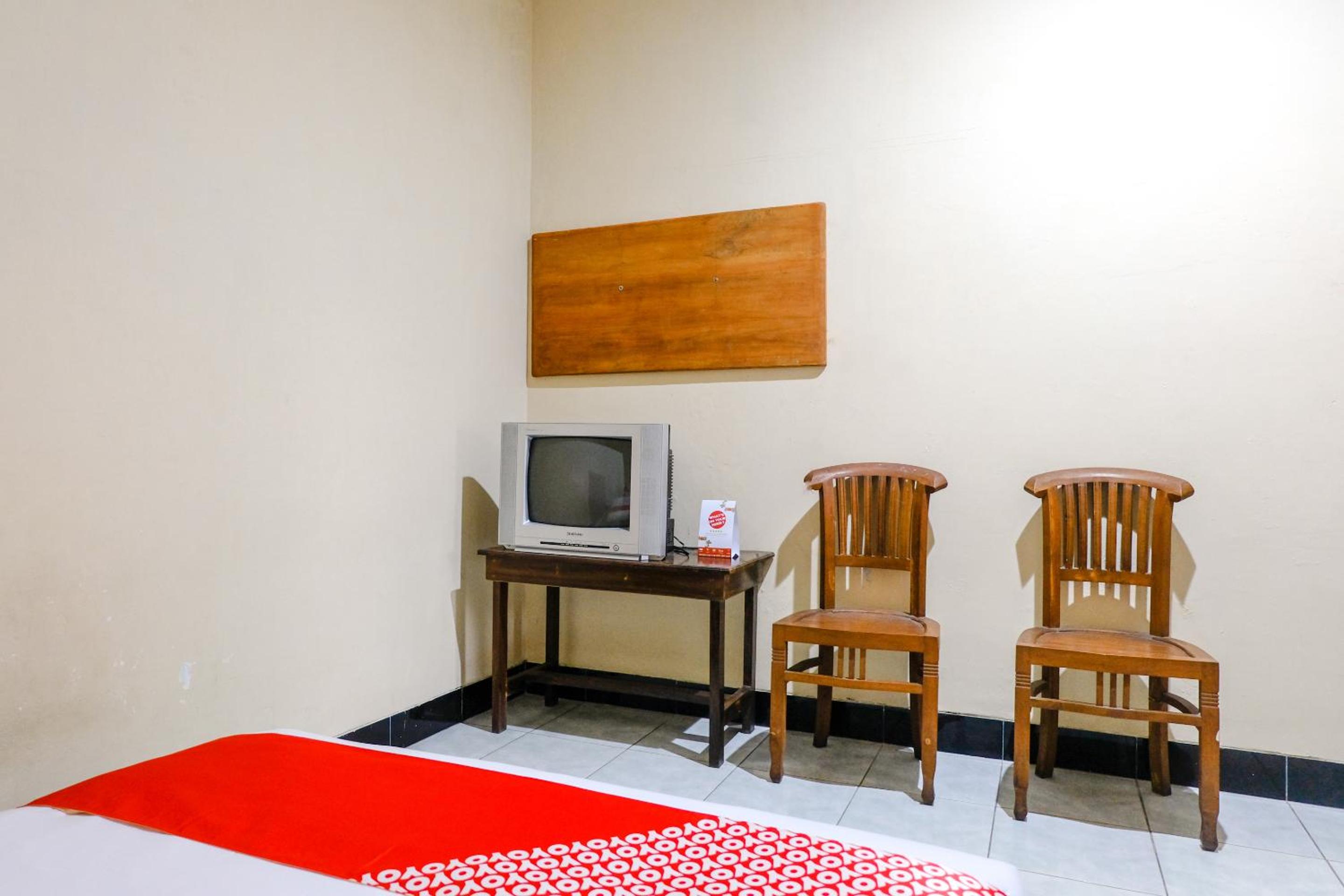 Economy Double Room - Photo 7