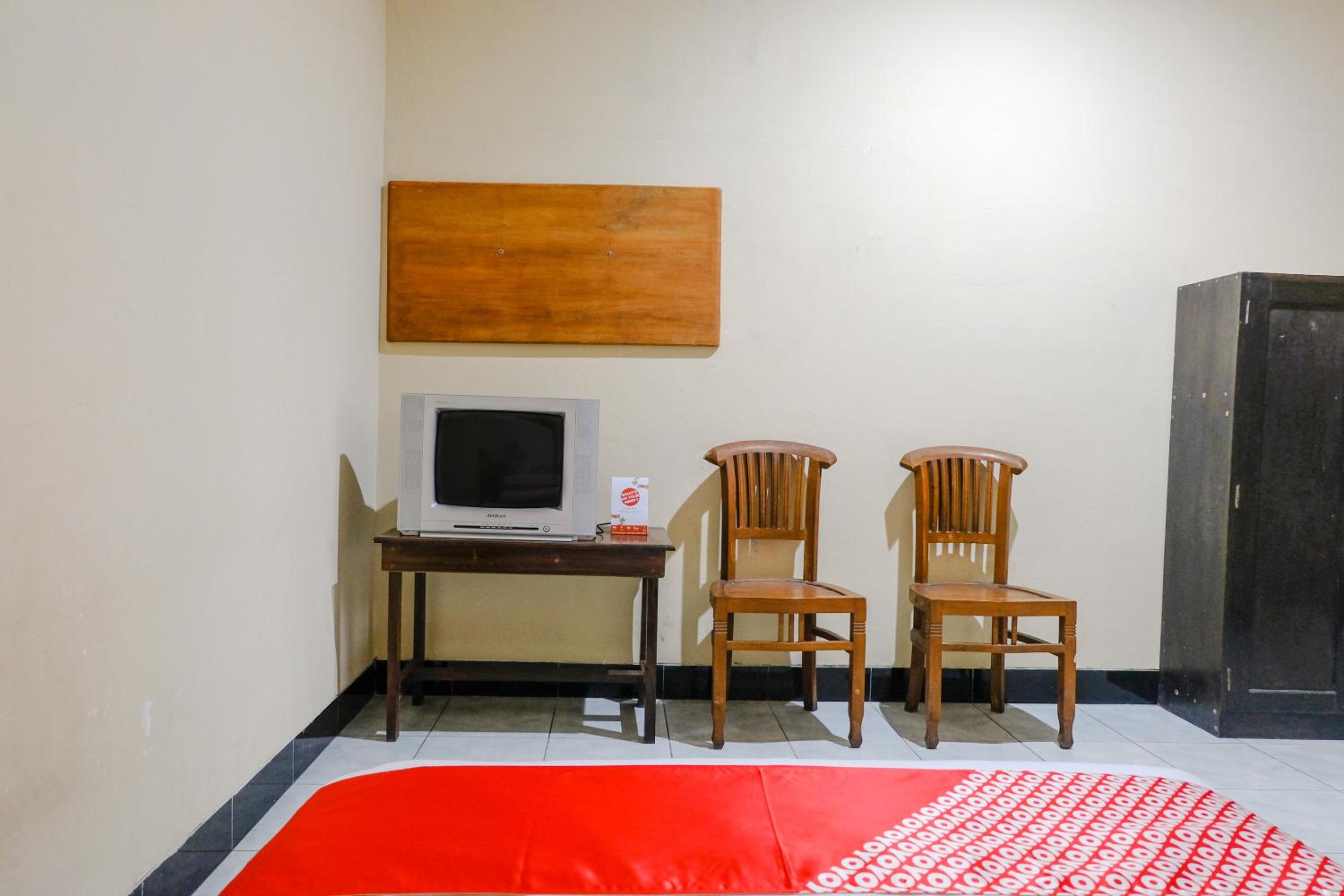 Economy Double Room - Photo 8