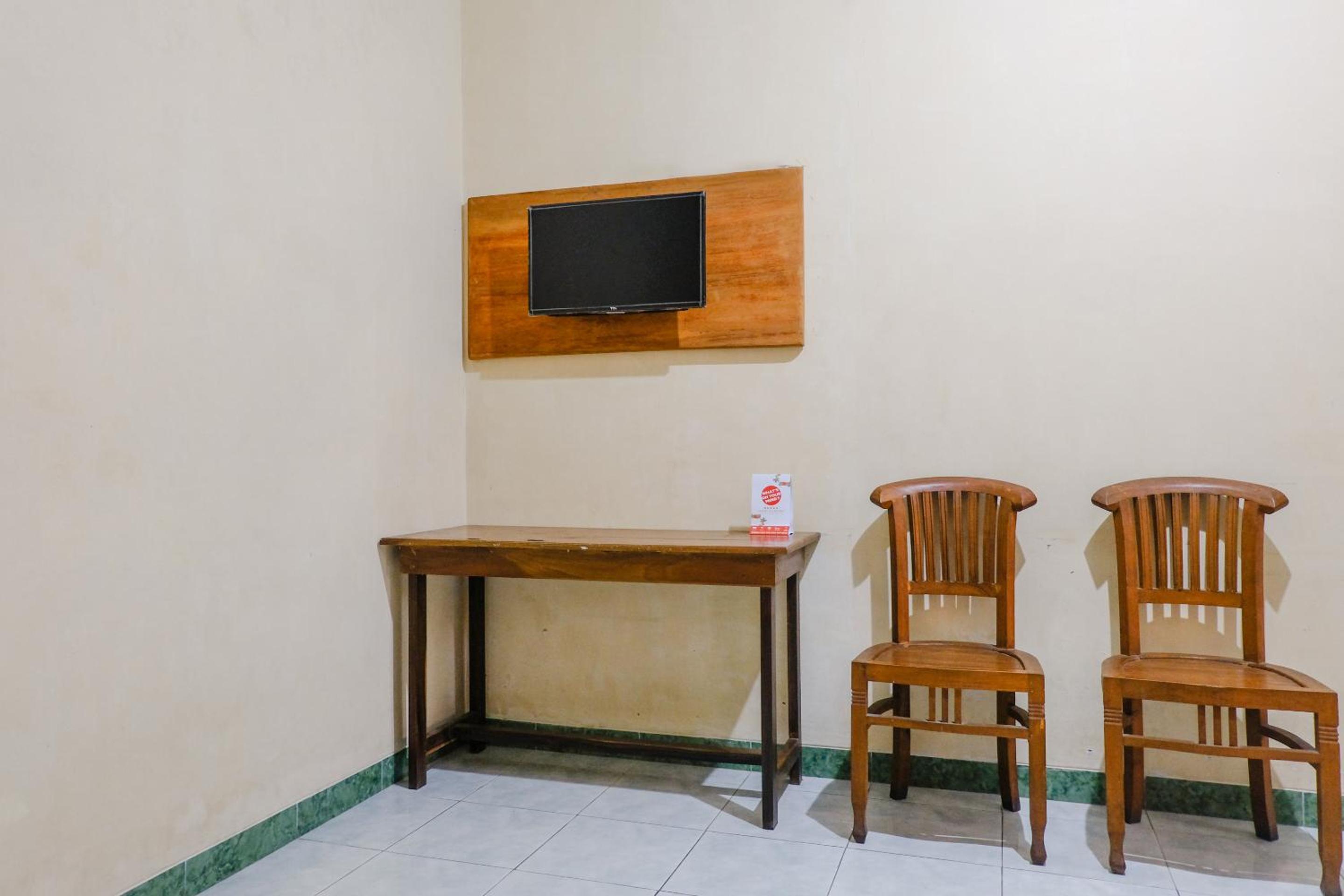Standard Twin Room - Photo 6