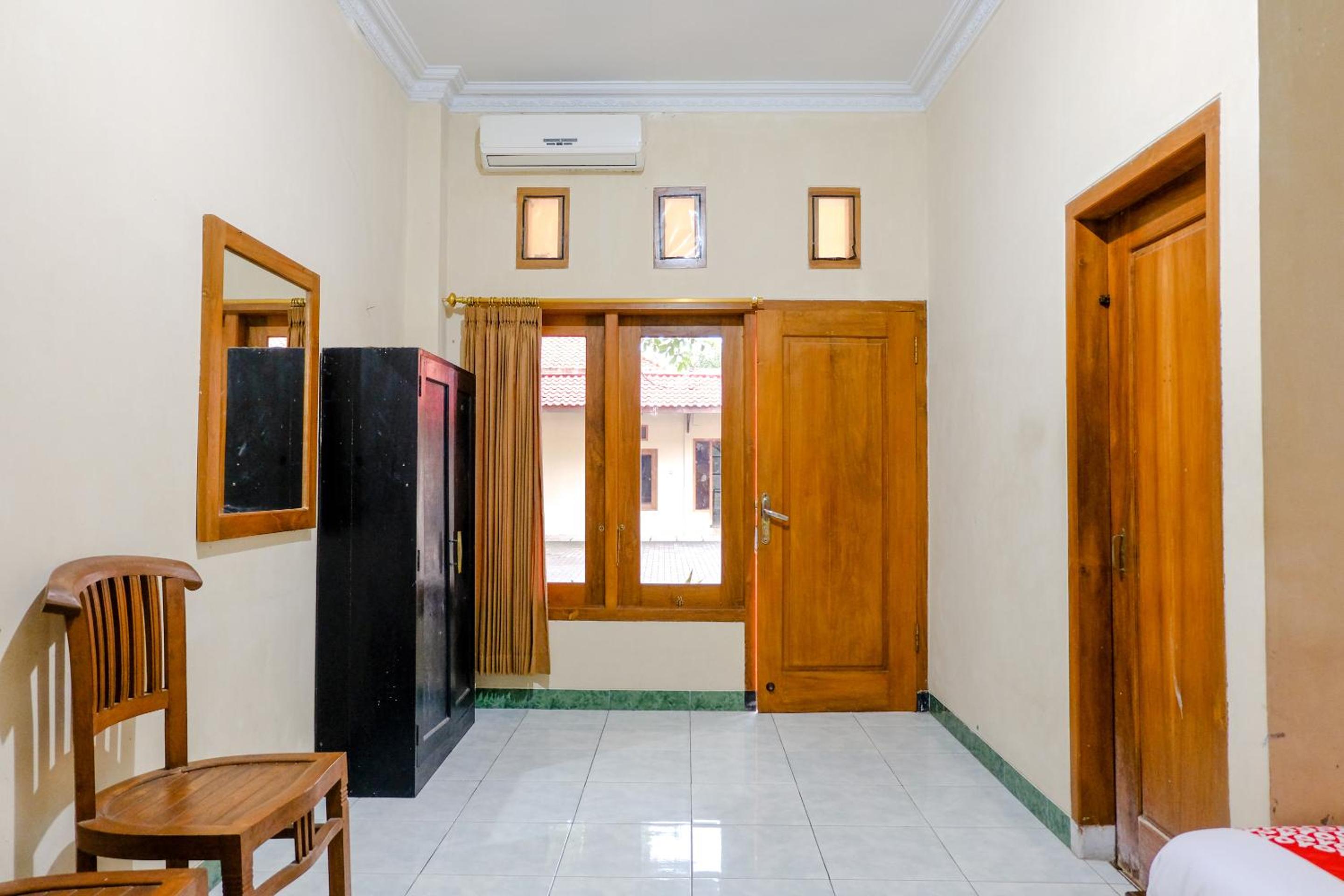 Standard Twin Room - Photo 5
