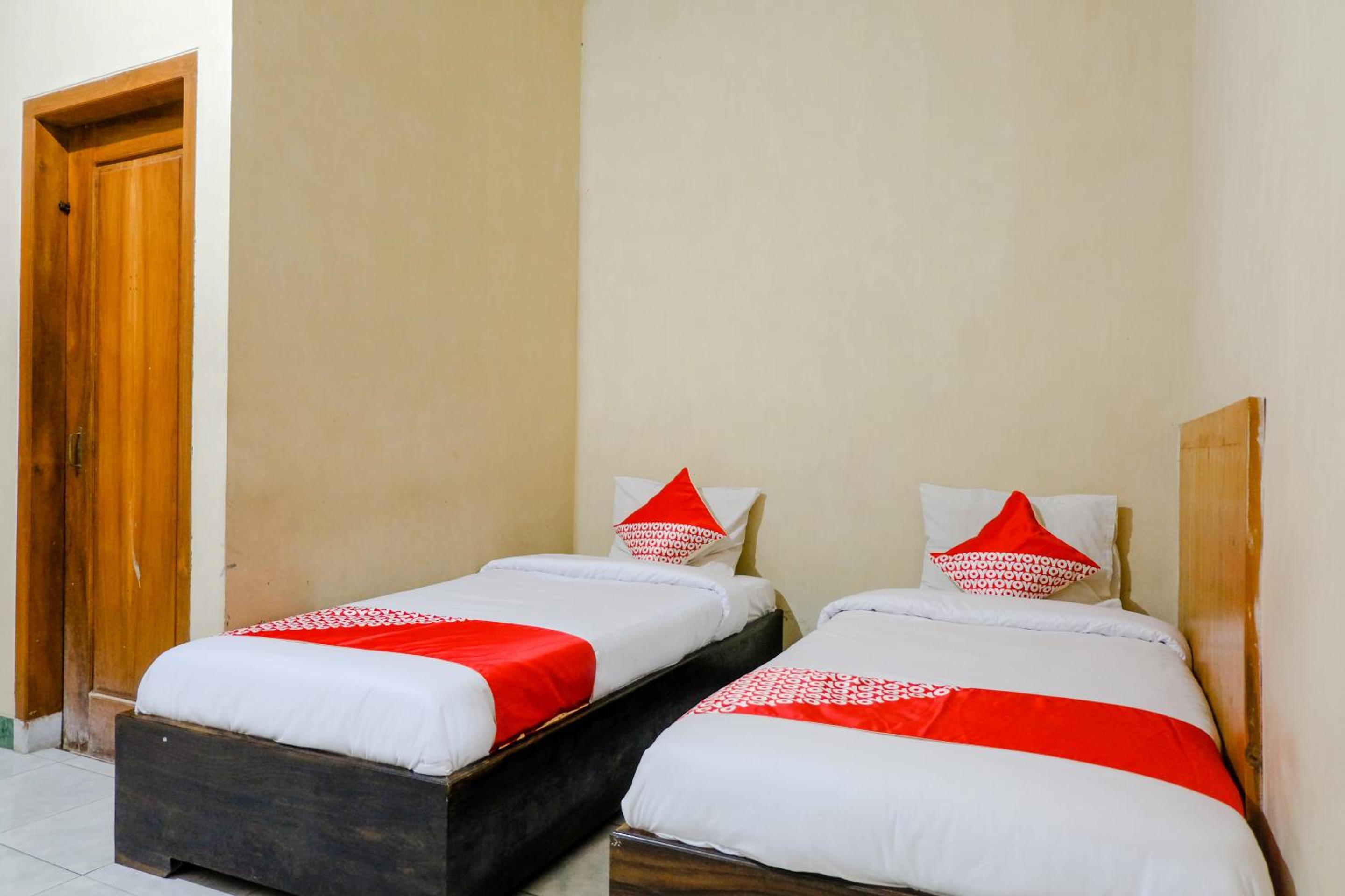 Standard Twin Room - Photo 1