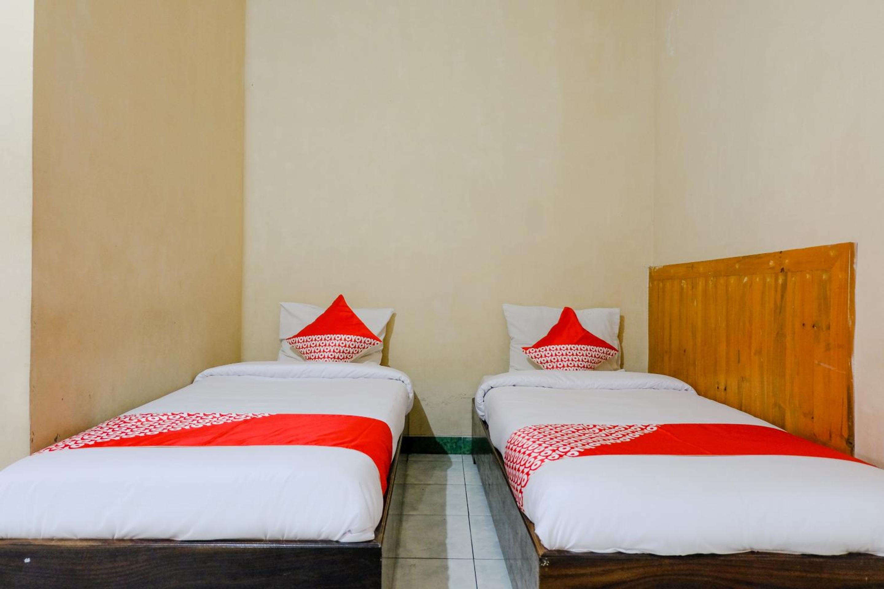 Standard Twin Room - Photo 9